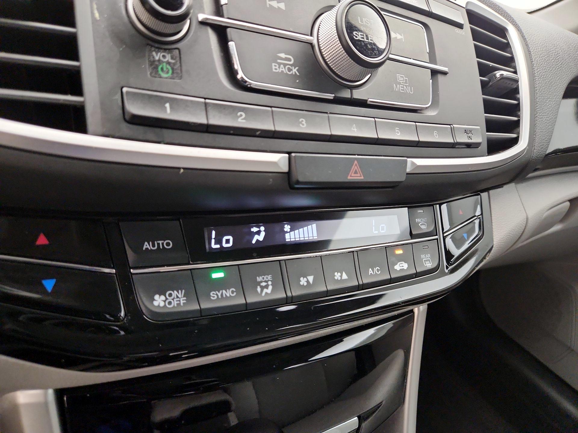 Thumbnail: 2016 Honda Accord - 16