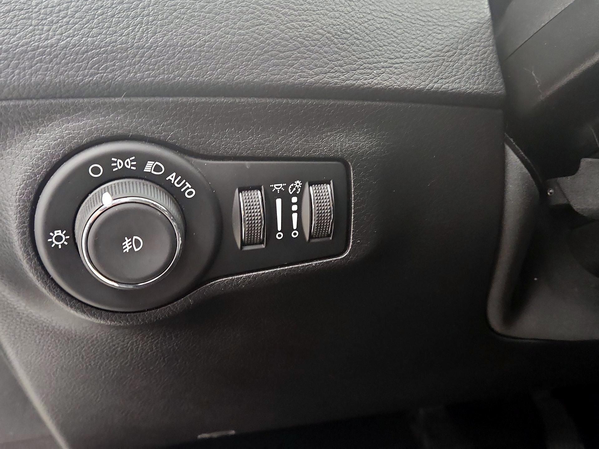 Thumbnail: 2020 Jeep Compass - 13