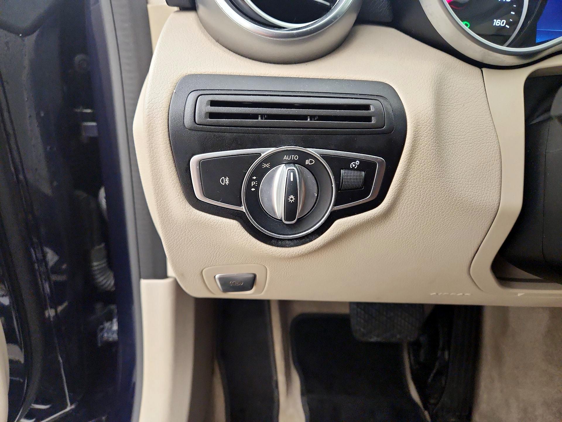 Thumbnail: 2019 Mercedes-Benz C-Class - 13