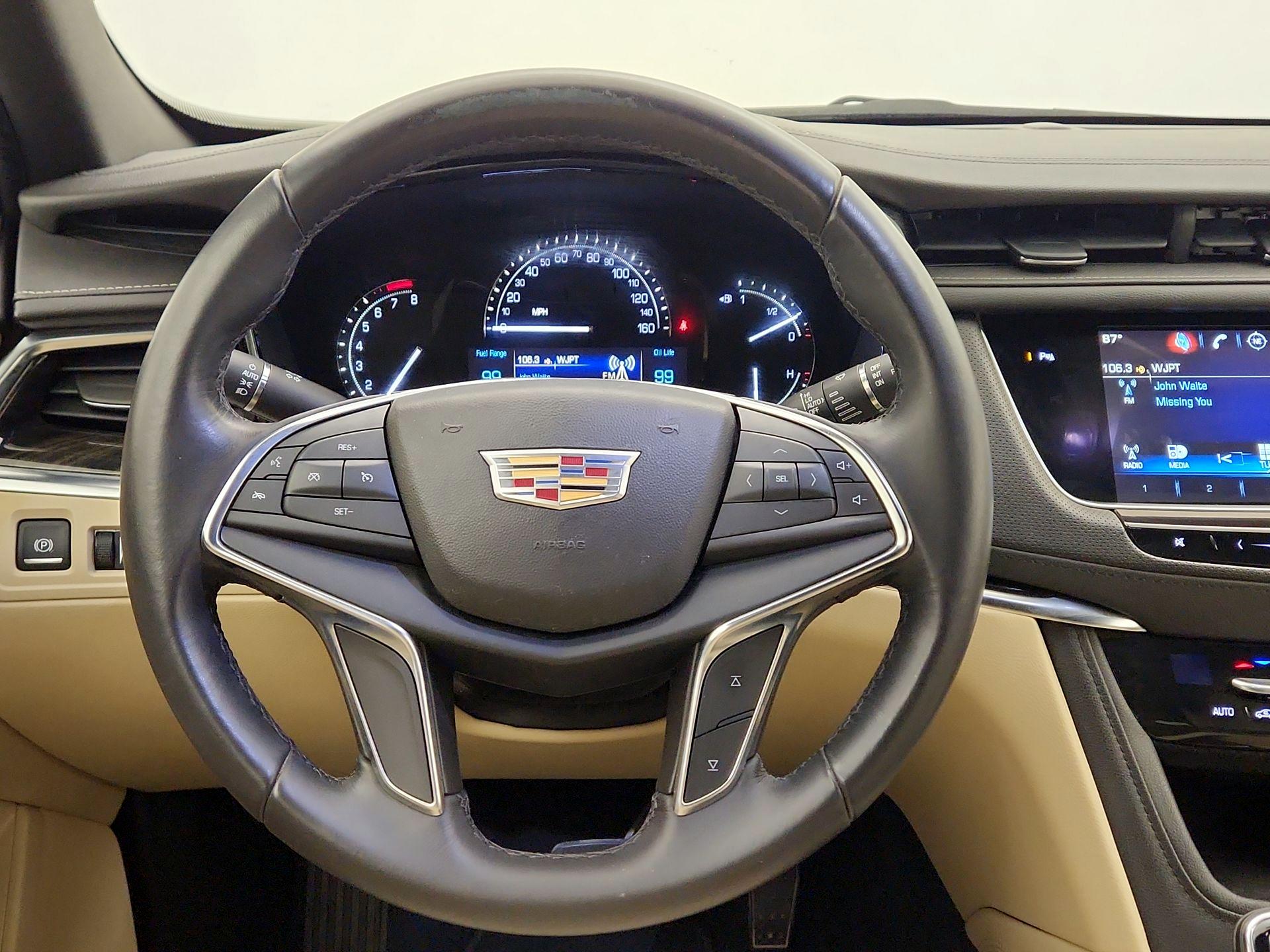 Thumbnail: 2018 Cadillac XT5 - 10