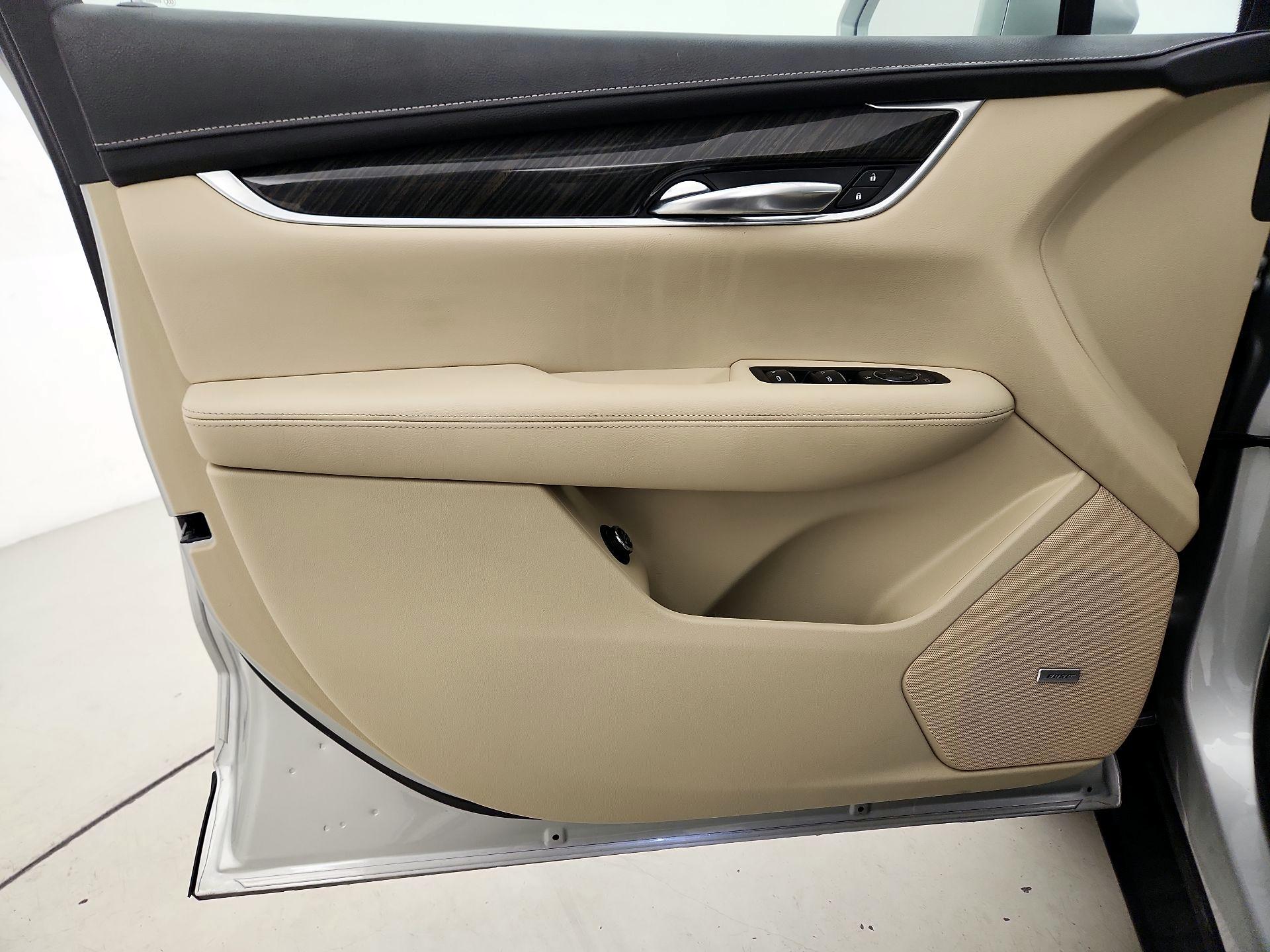 Thumbnail: 2018 Cadillac XT5 - 12