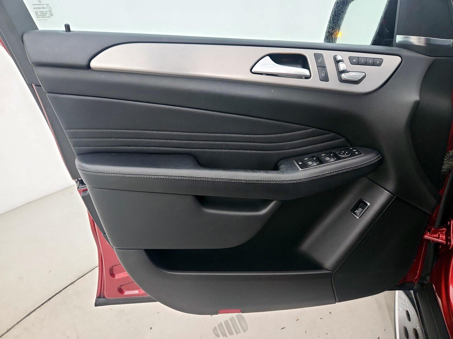 Thumbnail: 2018 Mercedes-Benz GLE - 12