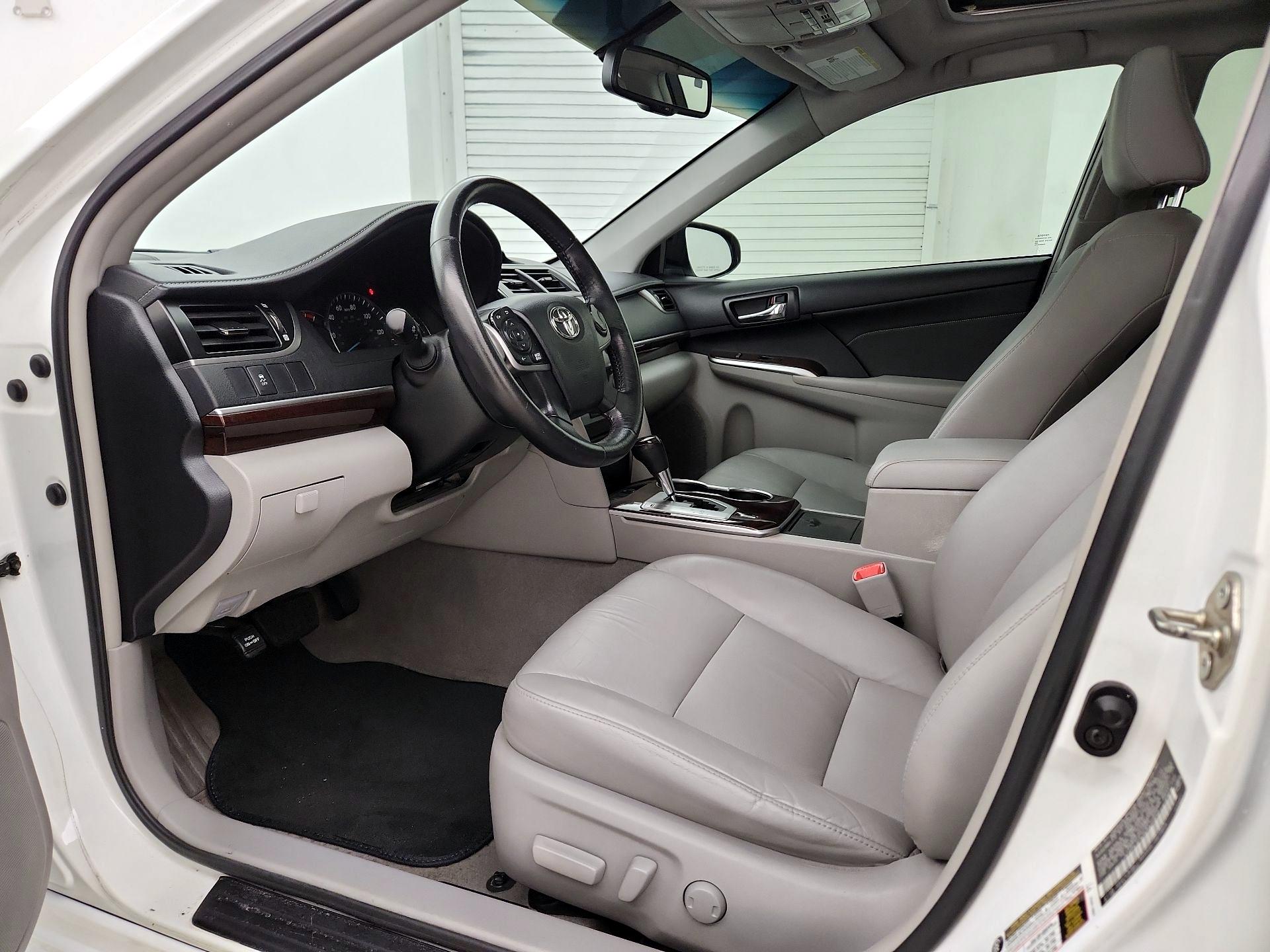 Thumbnail: 2014 Toyota Camry - 11
