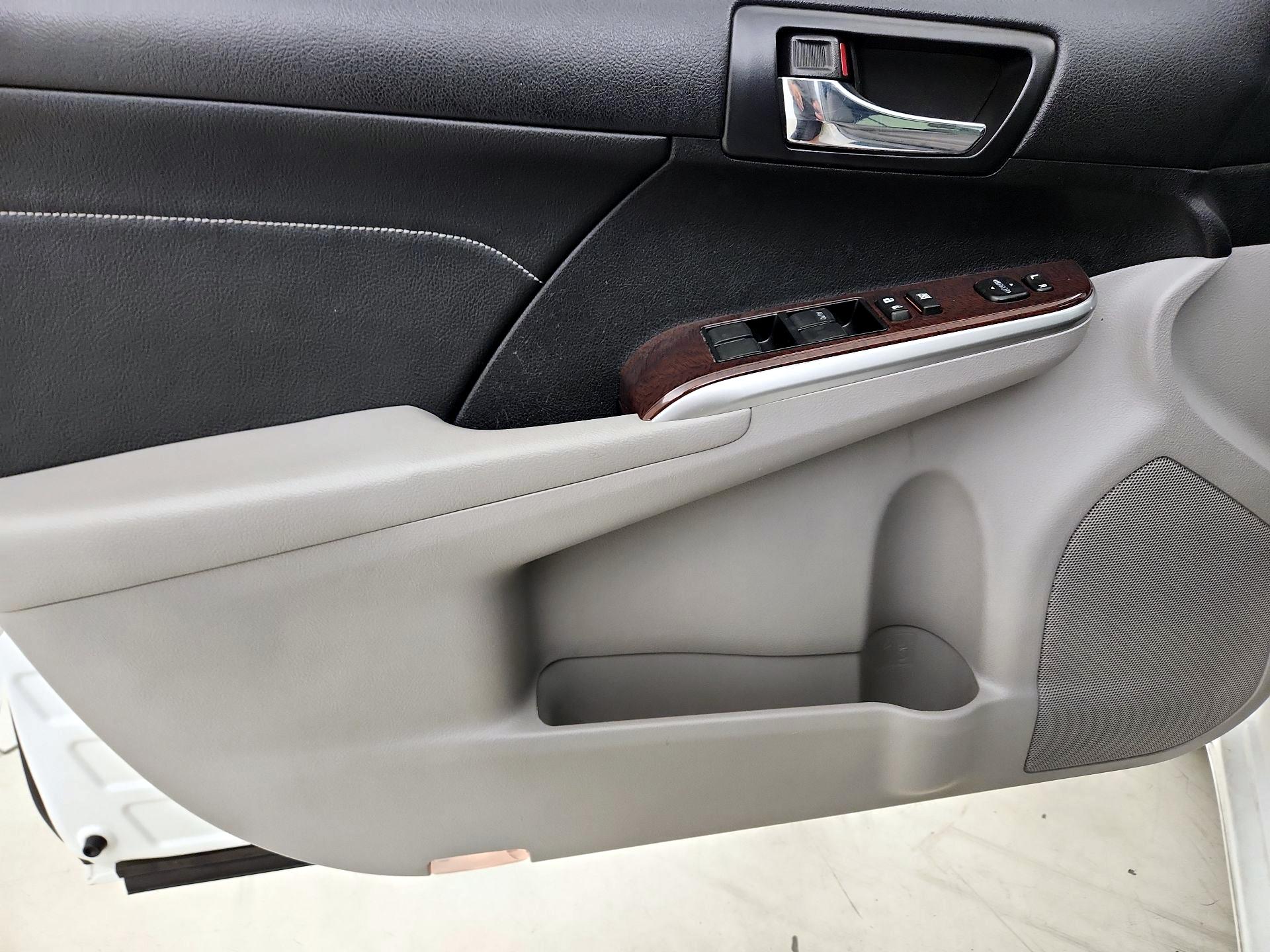 Thumbnail: 2014 Toyota Camry - 12