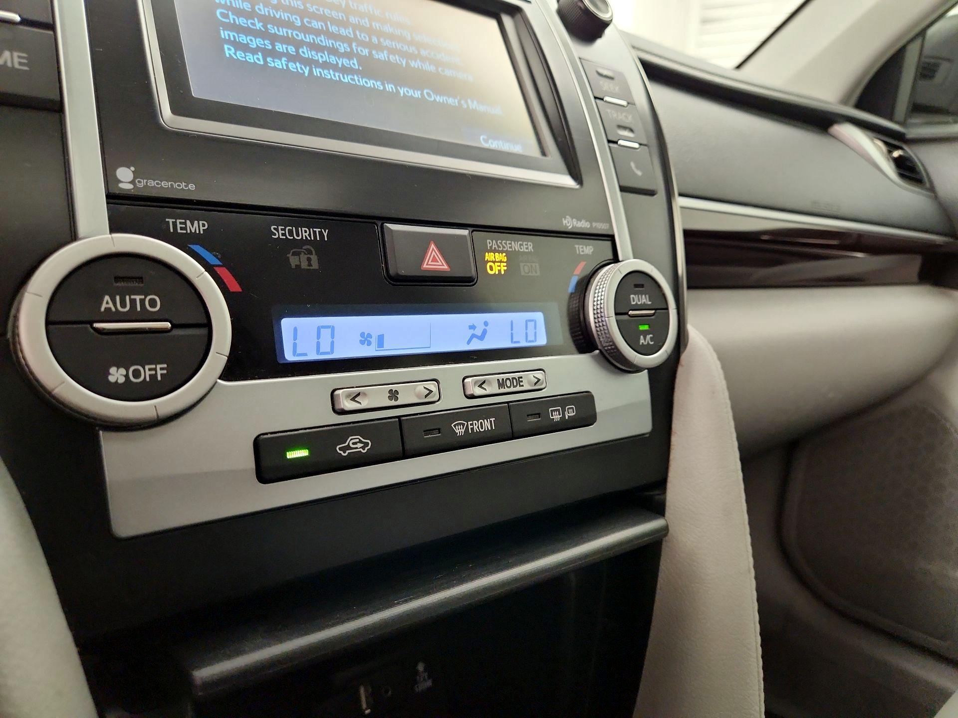 Thumbnail: 2014 Toyota Camry - 15