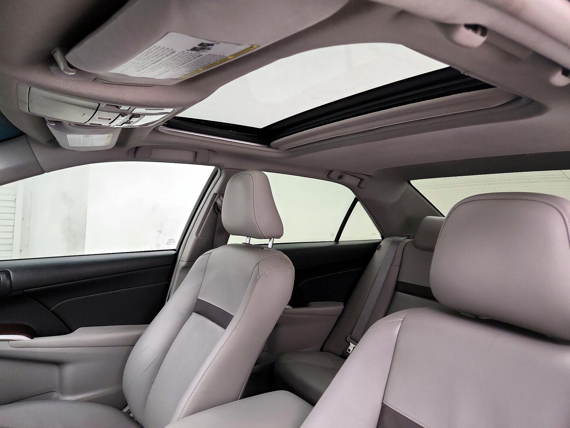 Thumbnail: 2014 Toyota Camry - 18