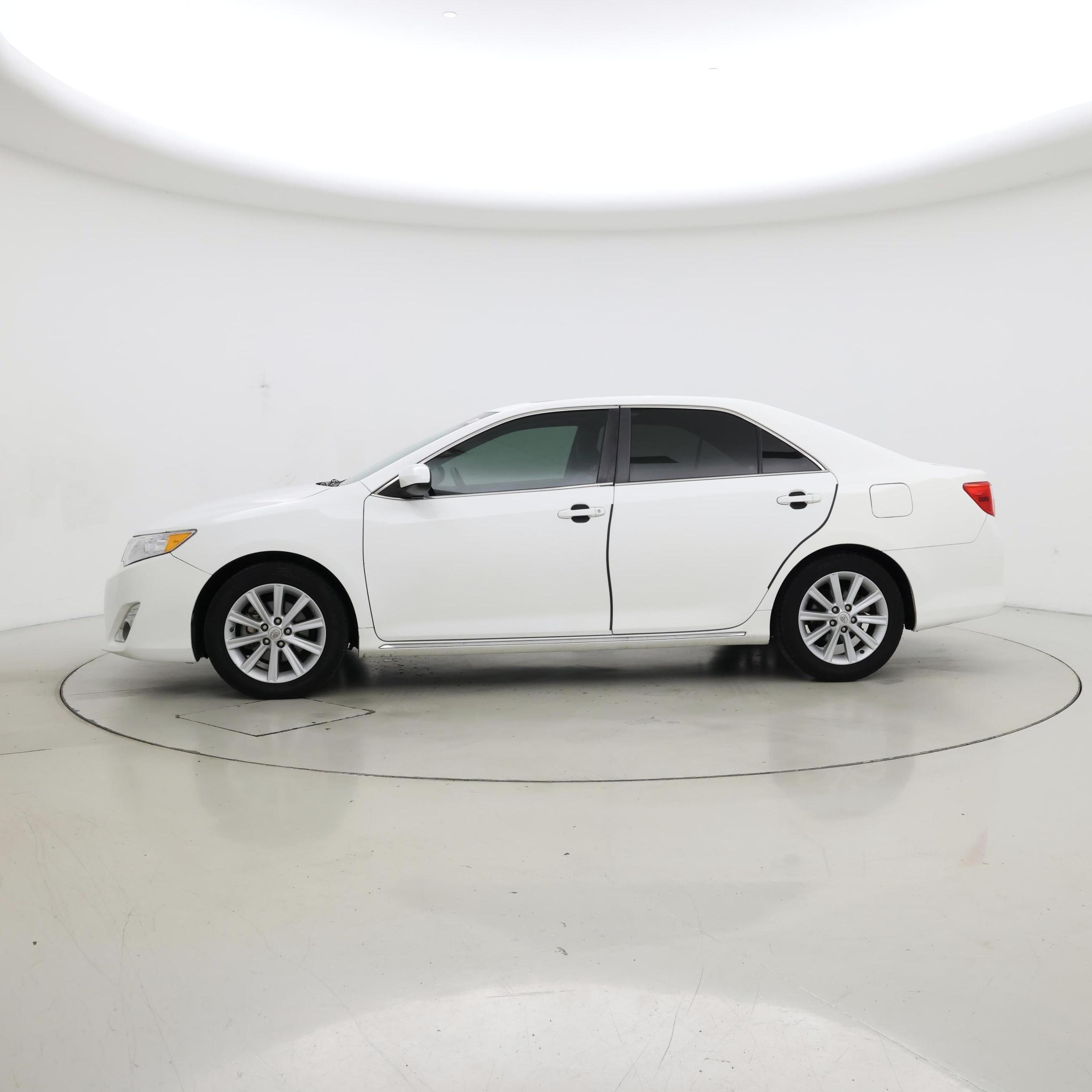 Thumbnail: 2014 Toyota Camry - 3