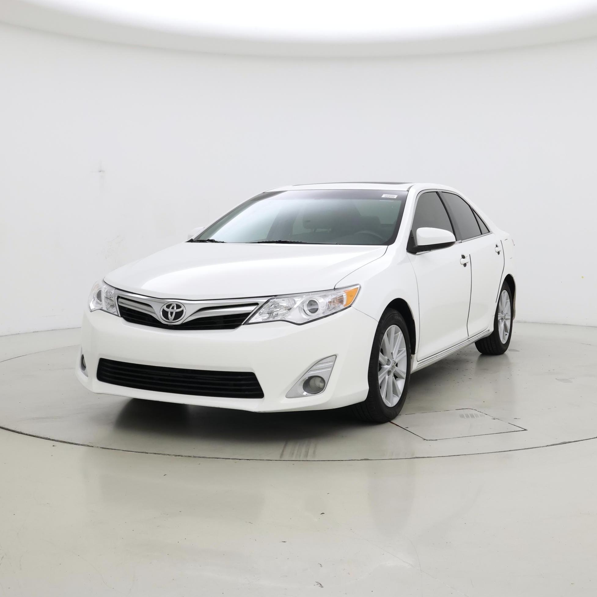 Thumbnail: 2014 Toyota Camry - 4