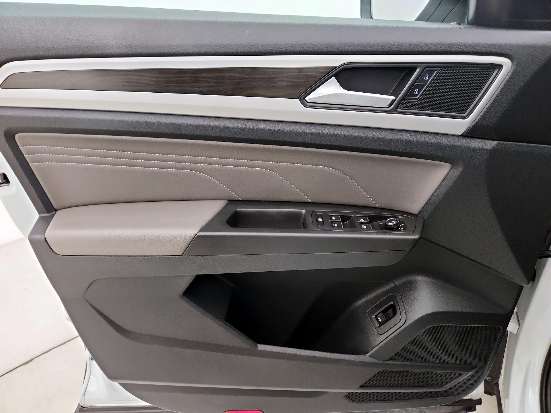 Thumbnail: 2022 Volkswagen Atlas - 12