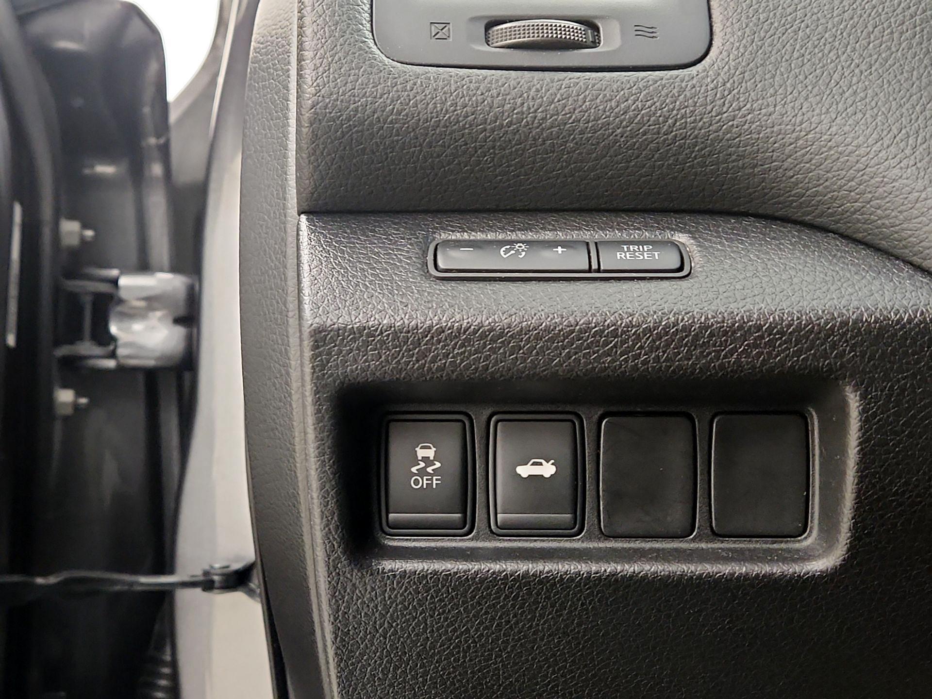 Thumbnail: 2014 Nissan Altima - 13