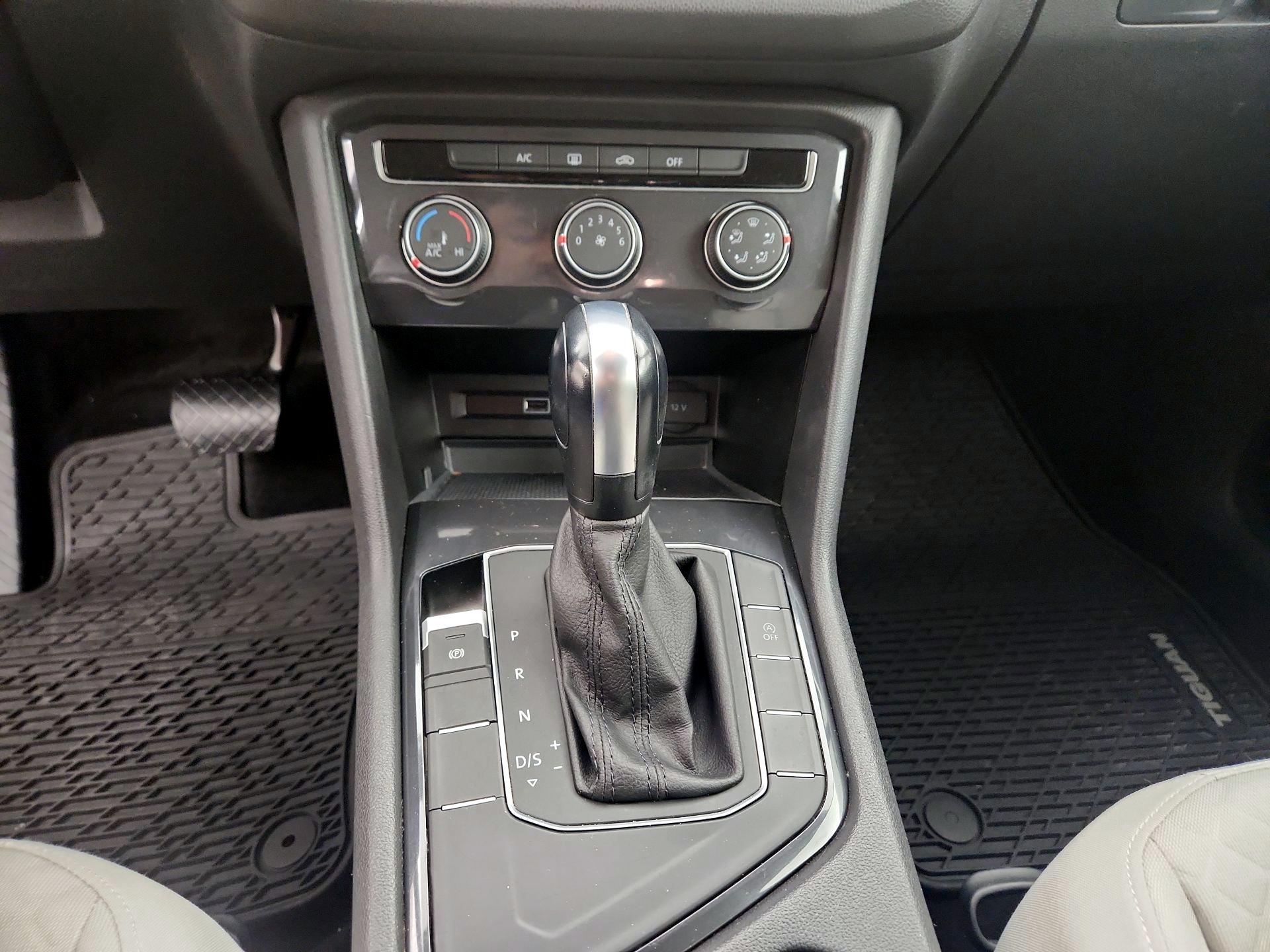 Thumbnail: 2019 Volkswagen Tiguan - 17