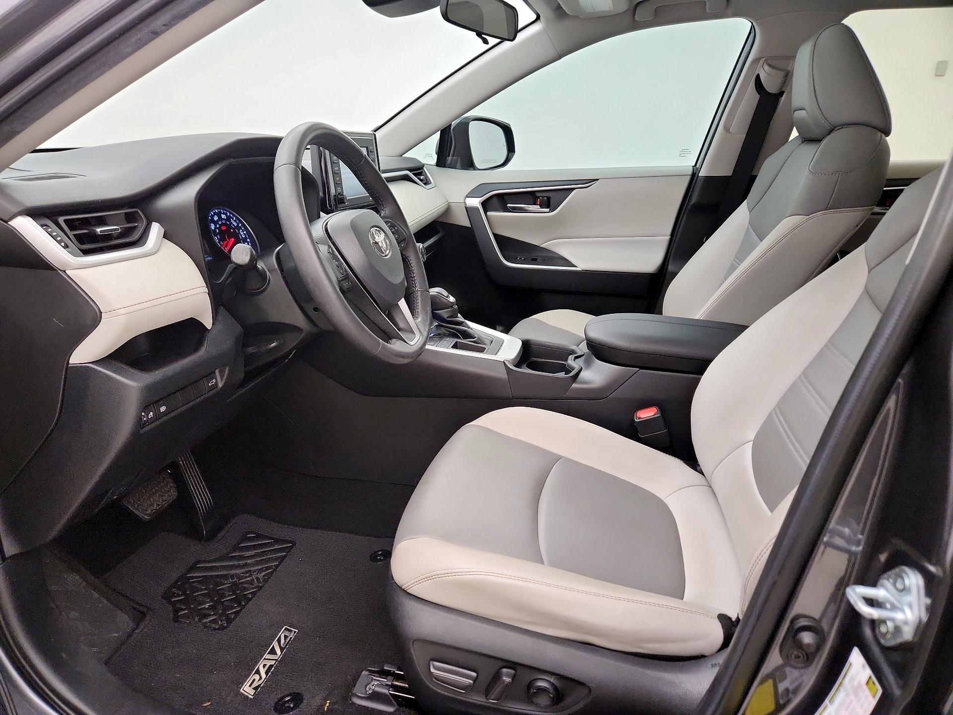 Thumbnail: 2021 Toyota RAV4 - 11