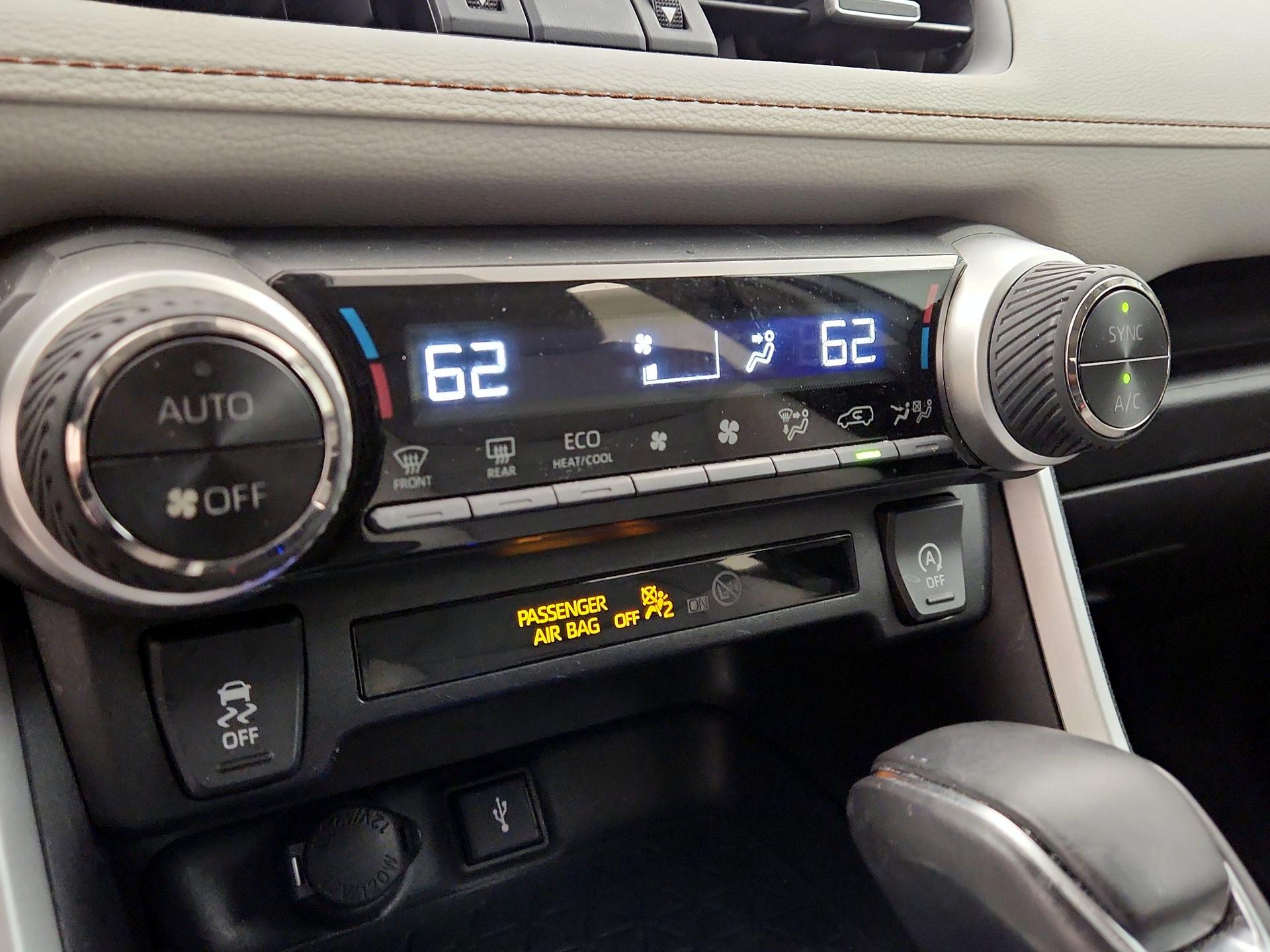 Thumbnail: 2021 Toyota RAV4 - 16