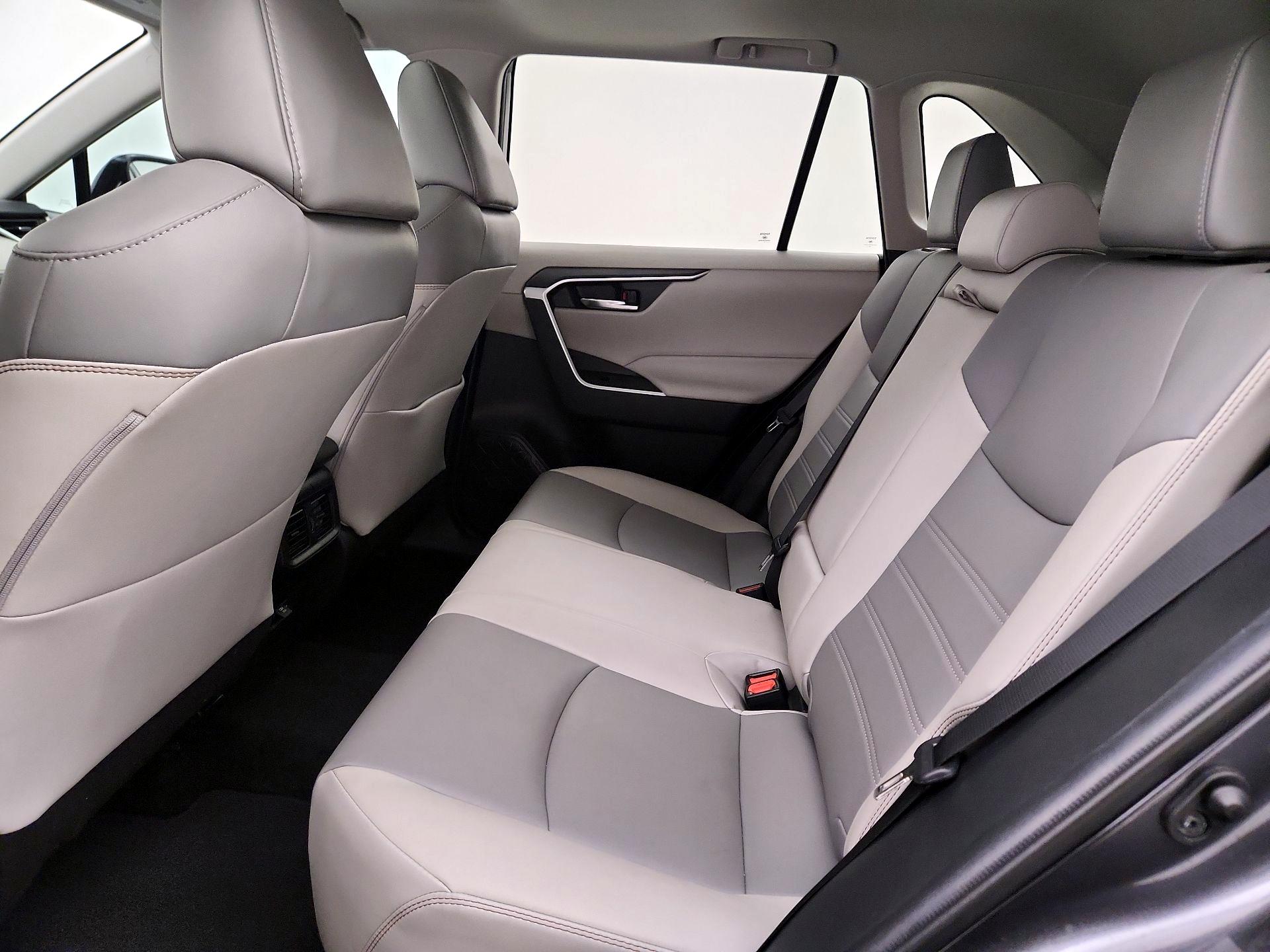 Thumbnail: 2021 Toyota RAV4 - 20