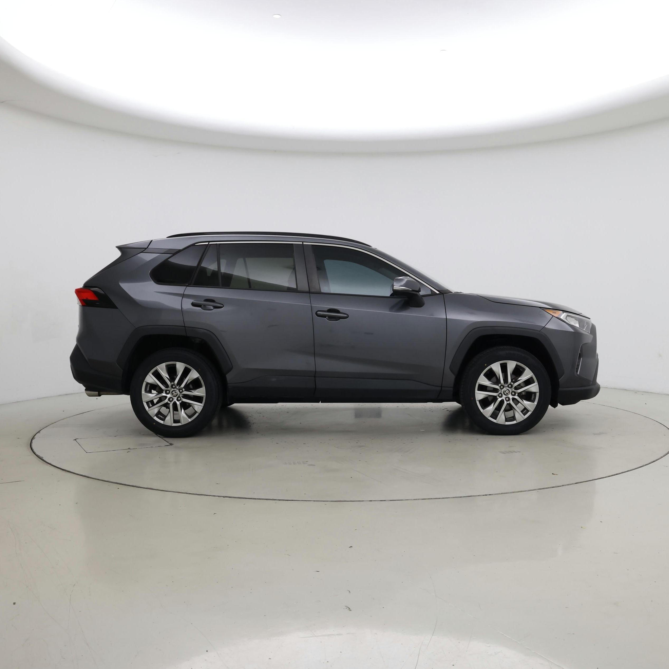 Thumbnail: 2021 Toyota RAV4 - 7