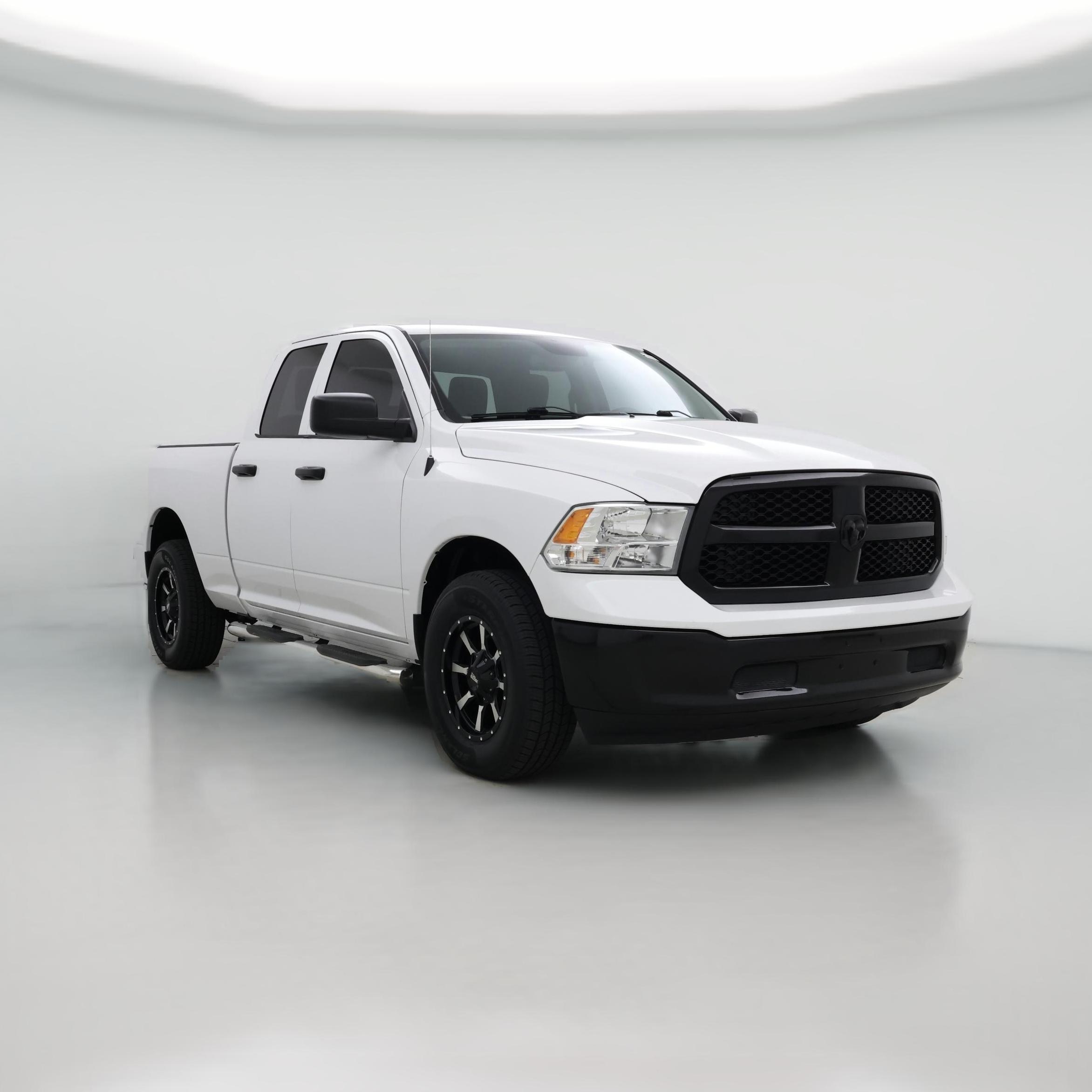 Thumbnail: 2019 RAM 1500 Classic - 1