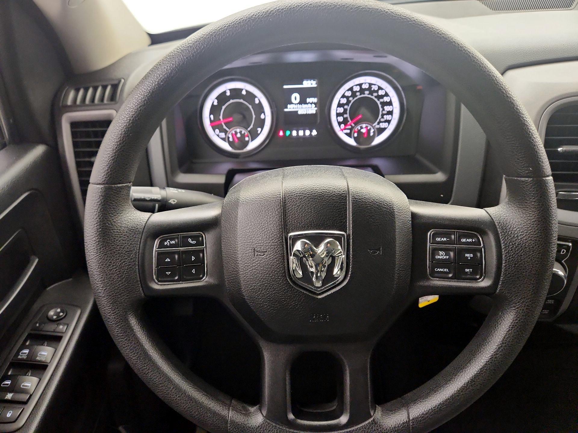 Thumbnail: 2019 RAM 1500 Classic - 10
