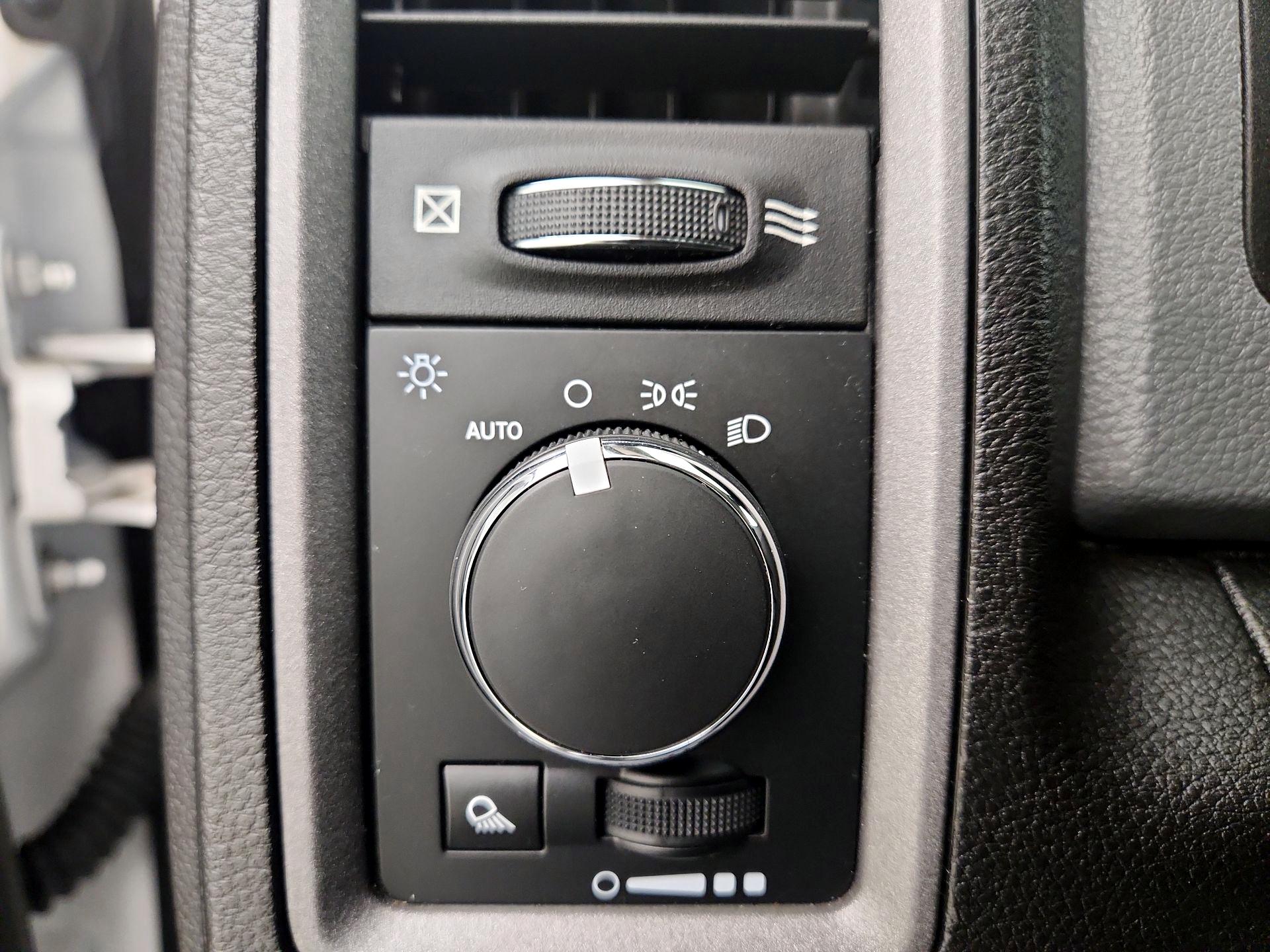 Thumbnail: 2019 RAM 1500 Classic - 13
