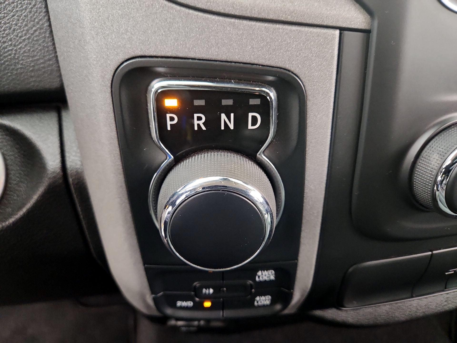 Thumbnail: 2019 RAM 1500 Classic - 17