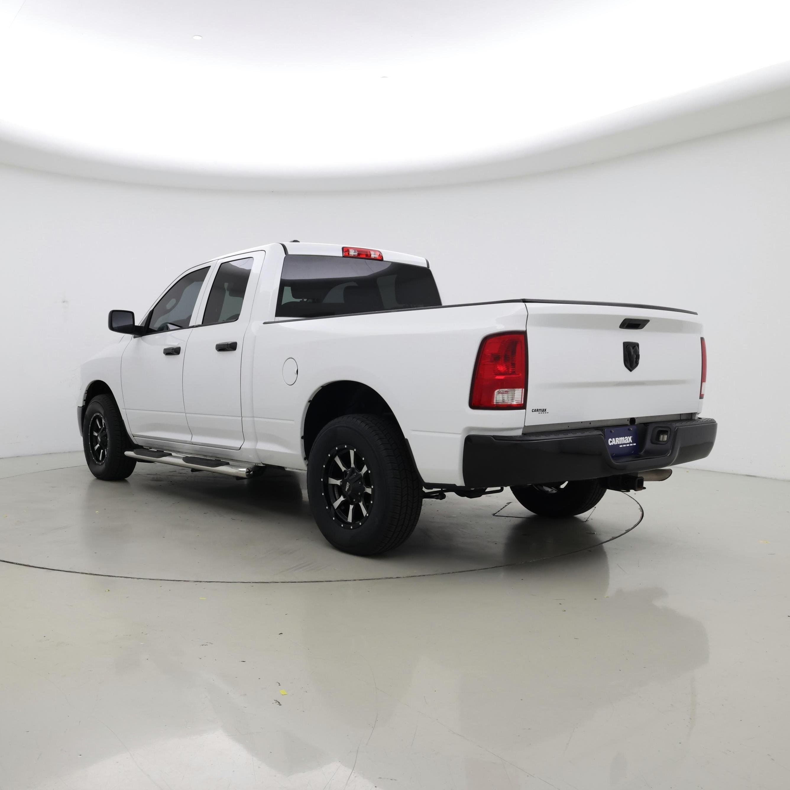 Thumbnail: 2019 RAM 1500 Classic - 2