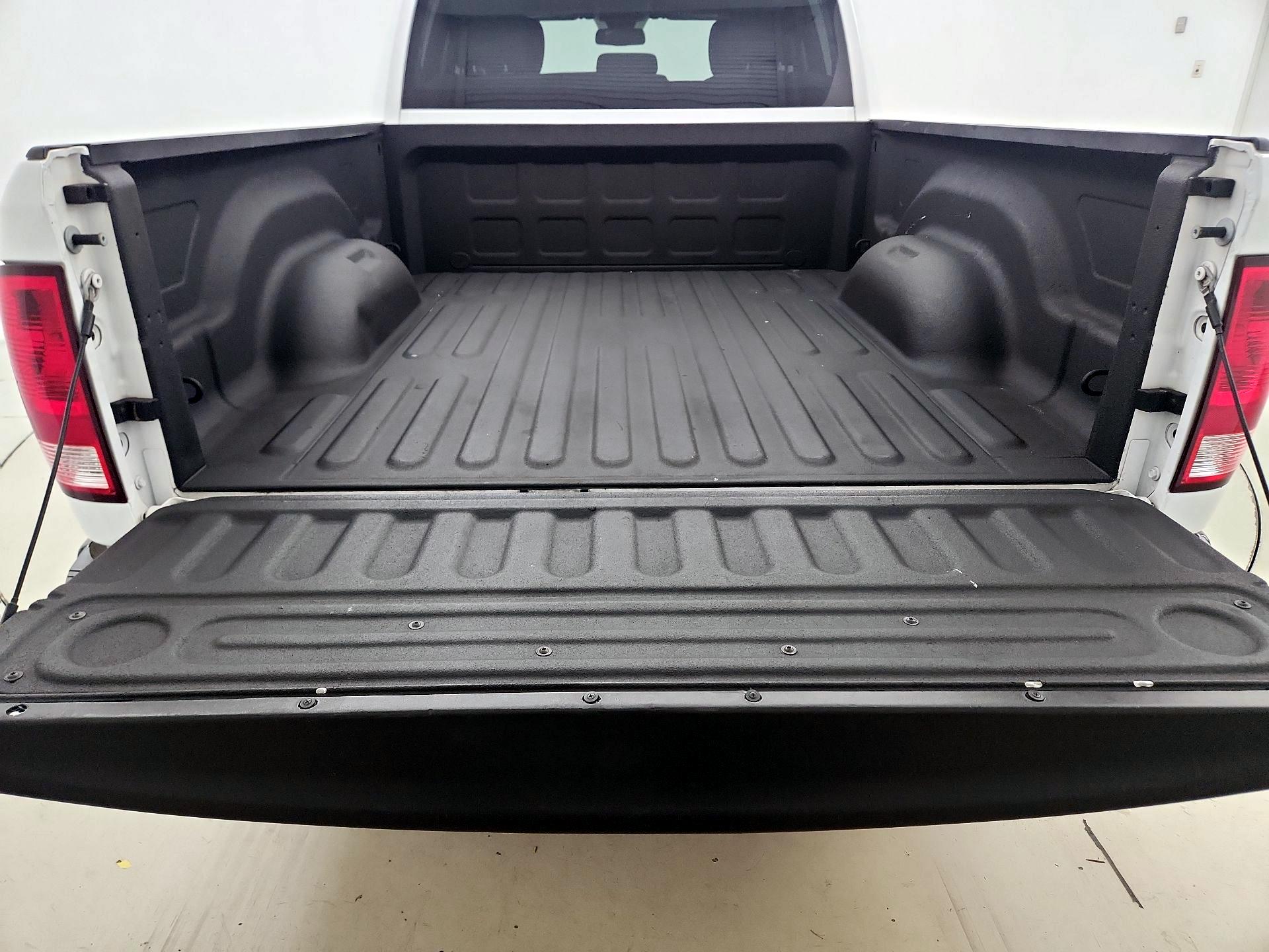 Thumbnail: 2019 RAM 1500 Classic - 20