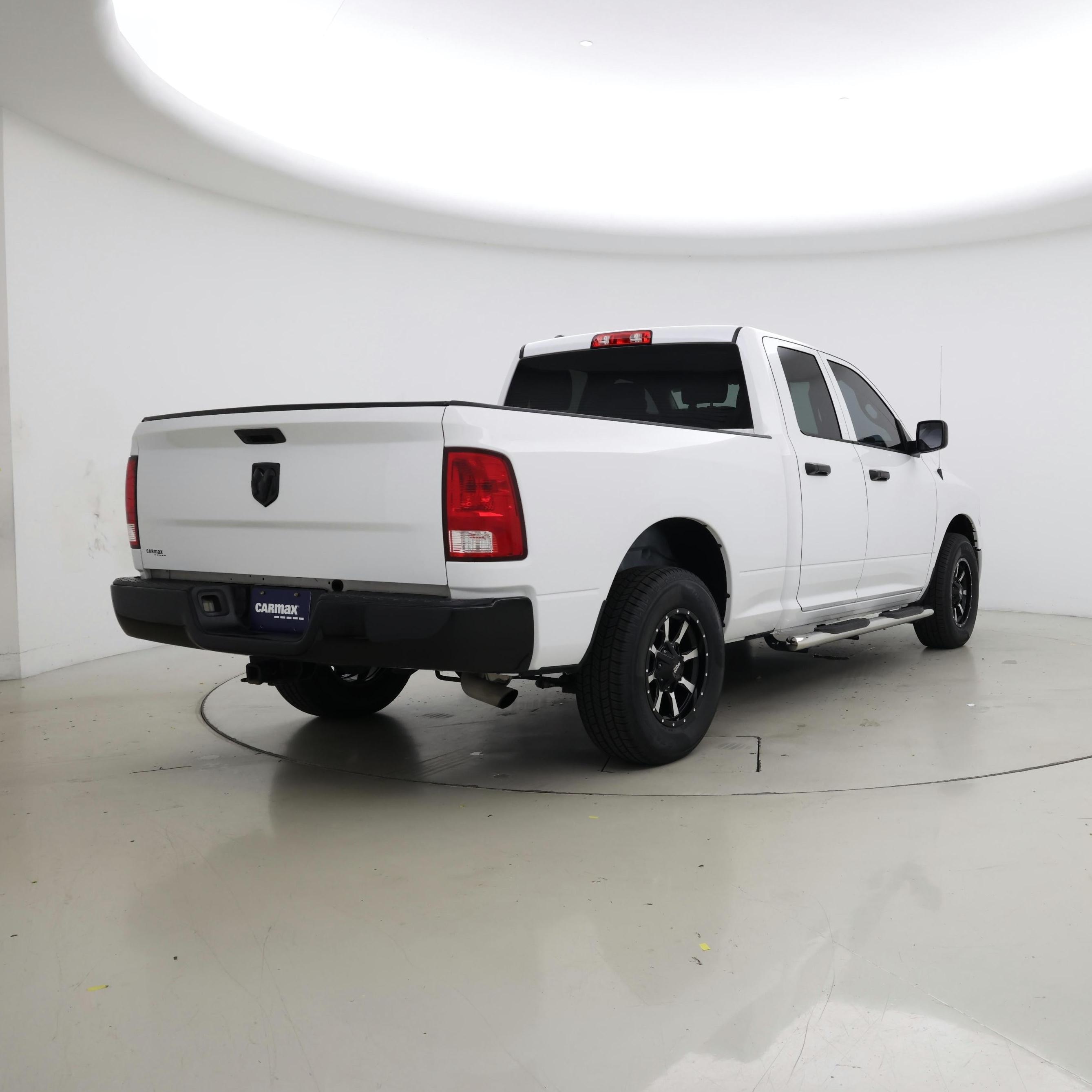 Thumbnail: 2019 RAM 1500 Classic - 8