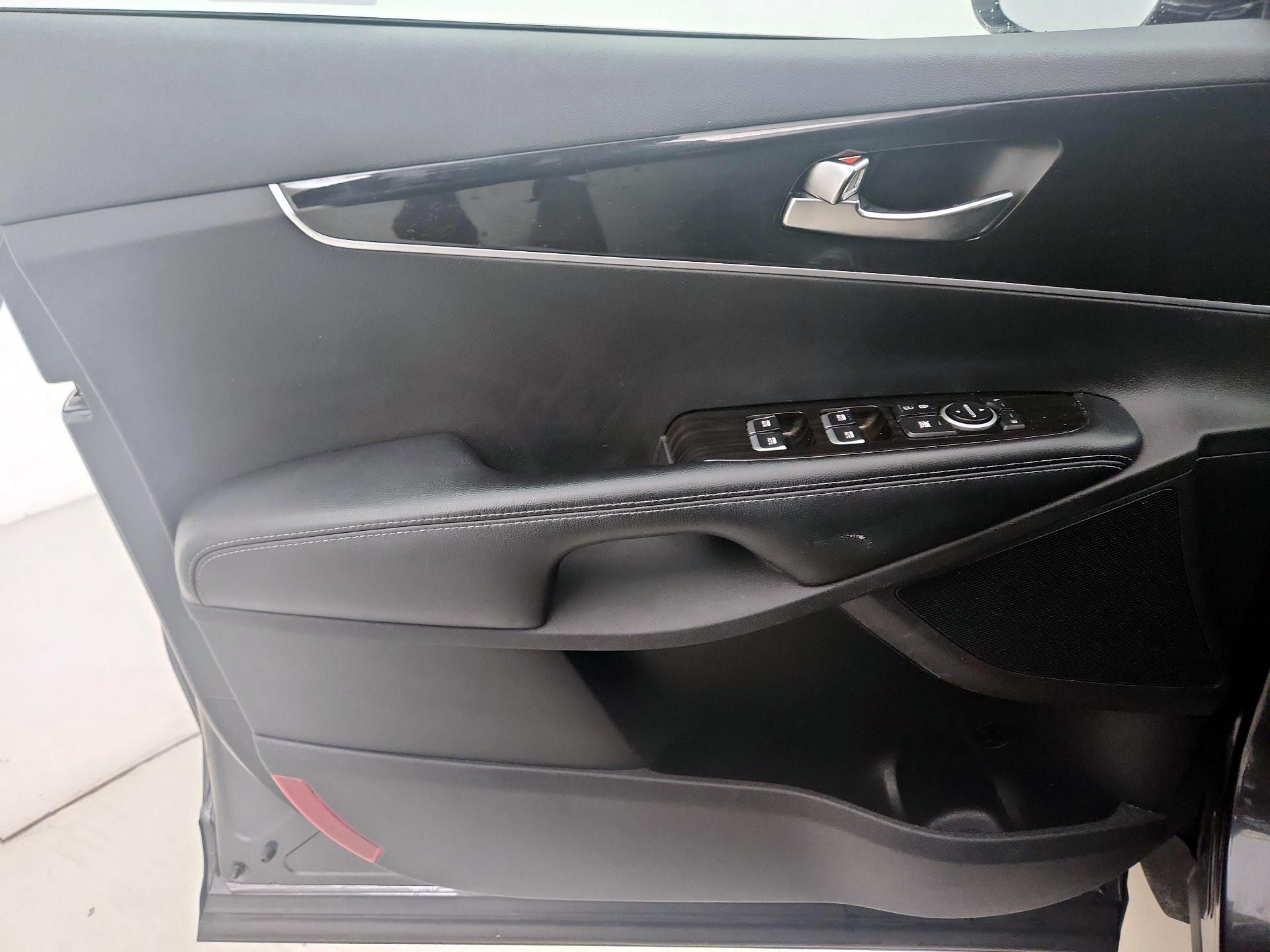 Thumbnail: 2019 Kia Sorento - 12
