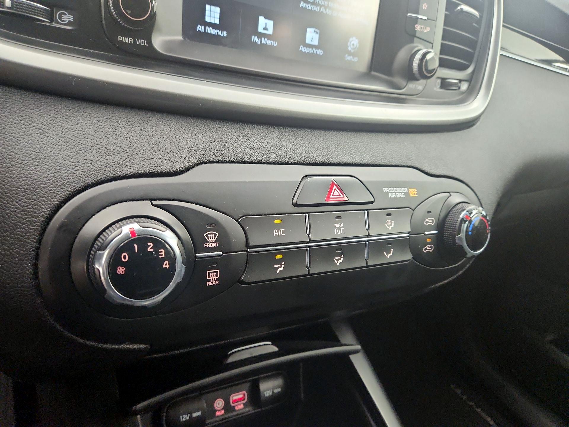 Thumbnail: 2019 Kia Sorento - 16