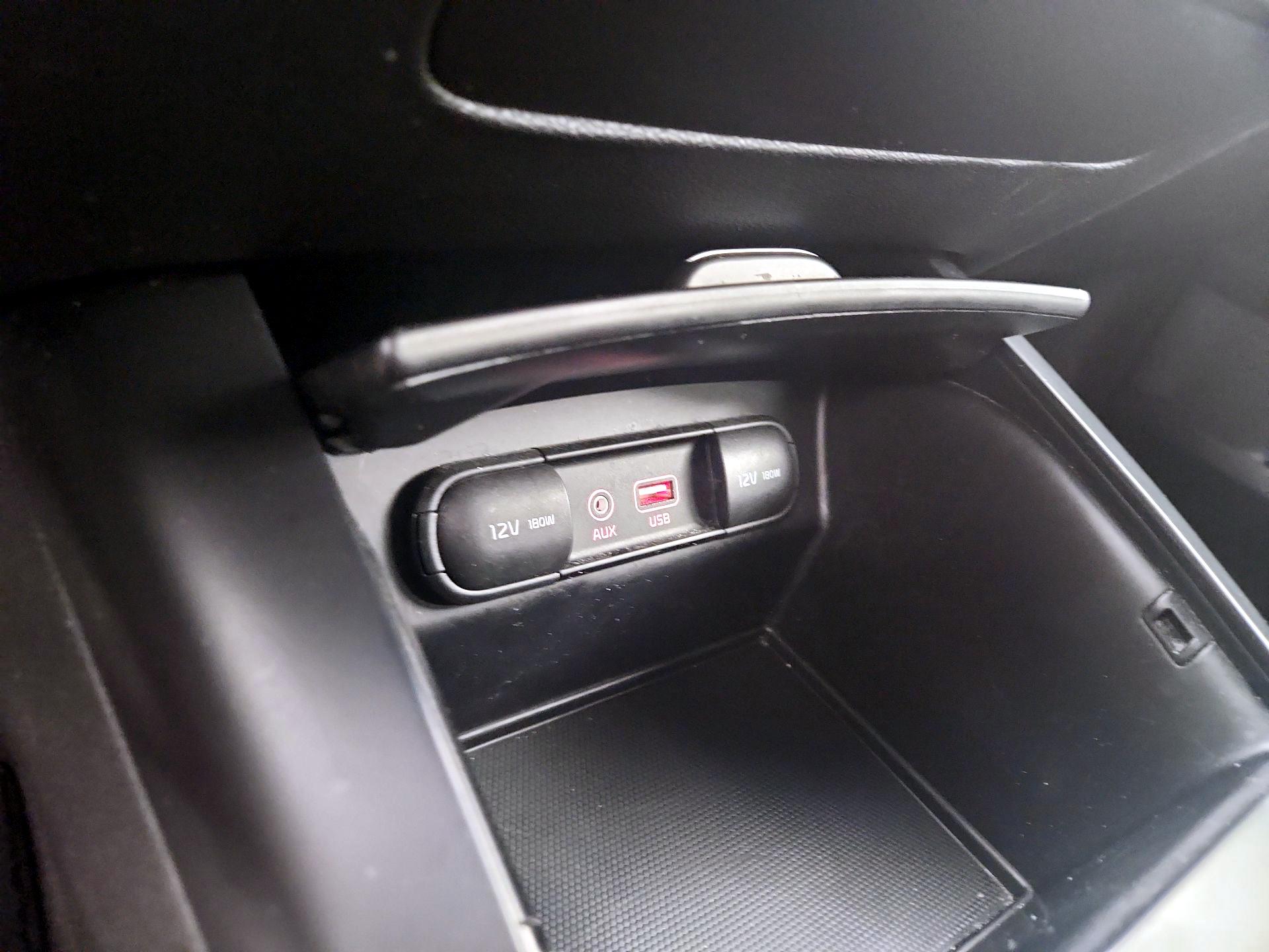 Thumbnail: 2019 Kia Sorento - 18