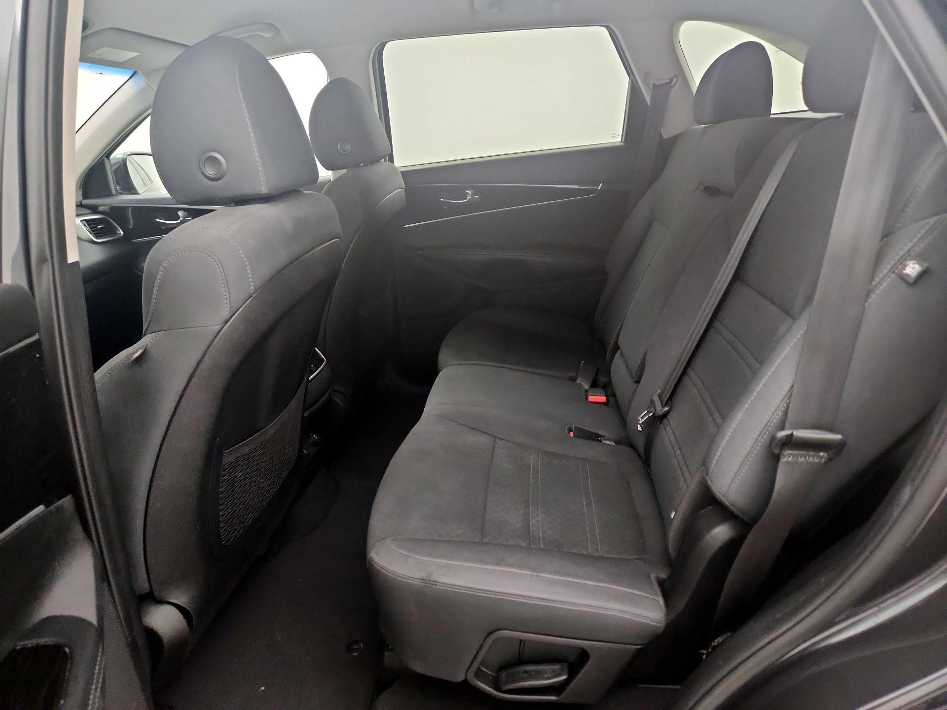 Thumbnail: 2019 Kia Sorento - 19