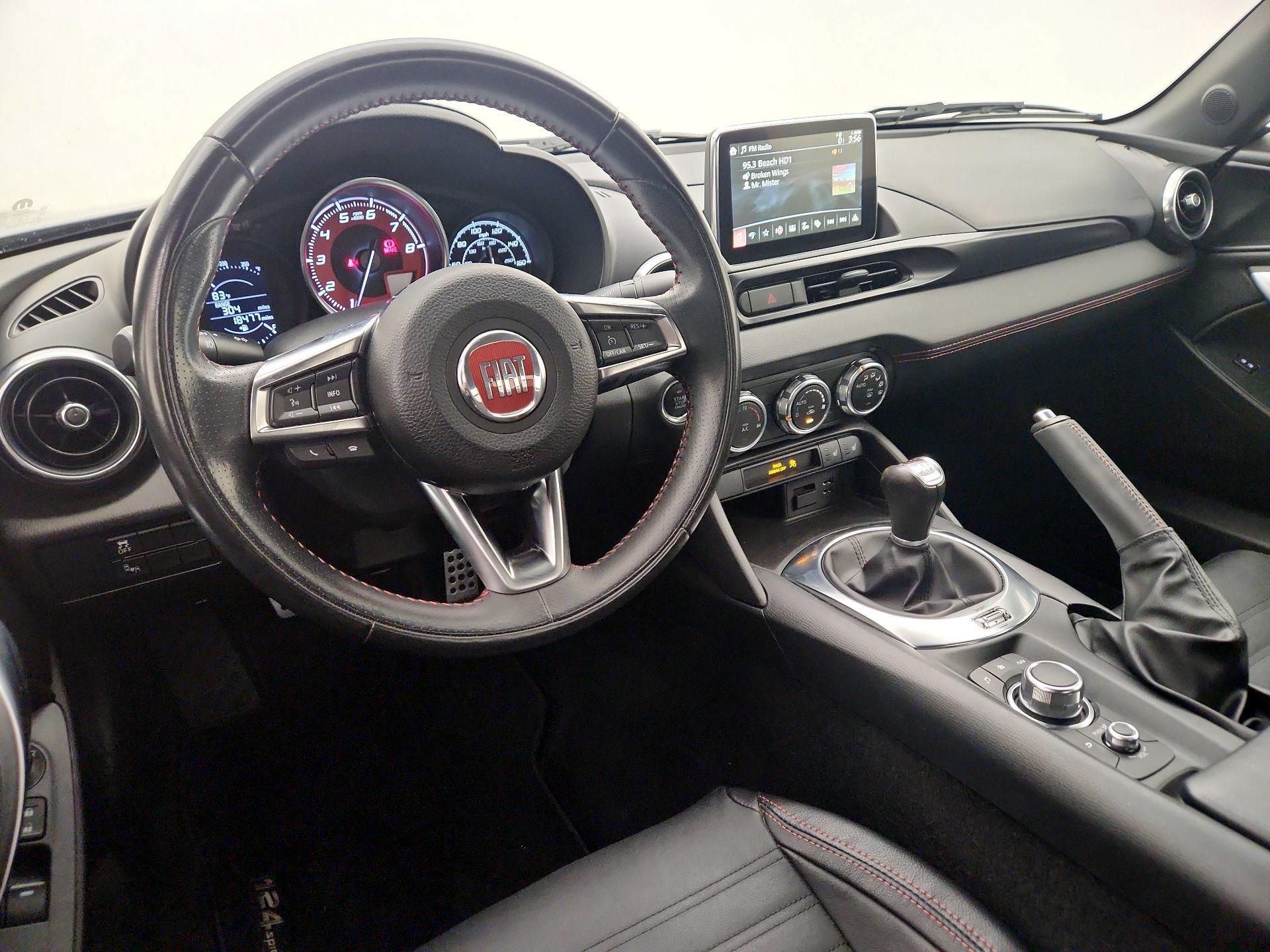 Thumbnail: 2017 Fiat 124 Spider - 9