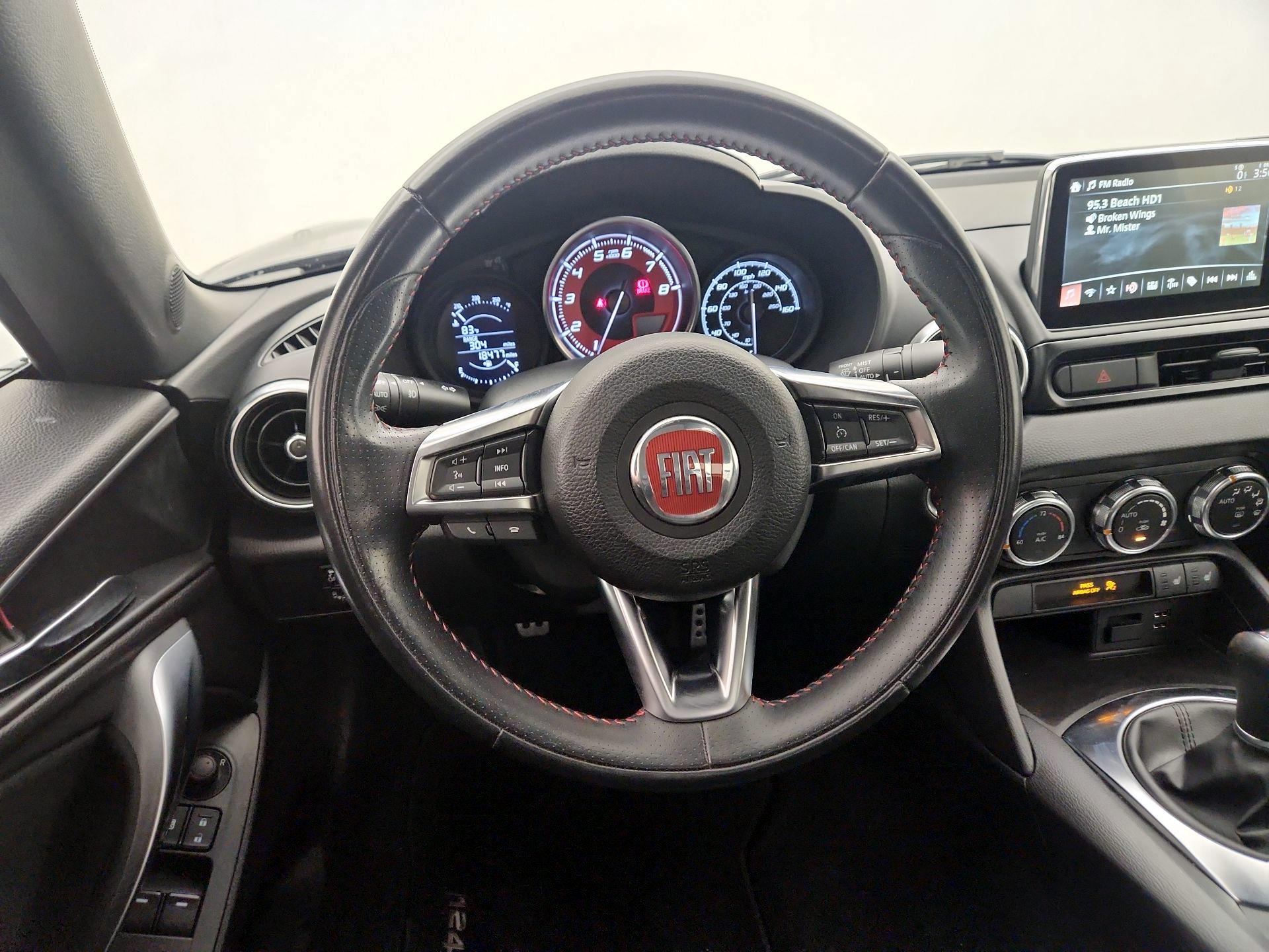 Thumbnail: 2017 Fiat 124 Spider - 10