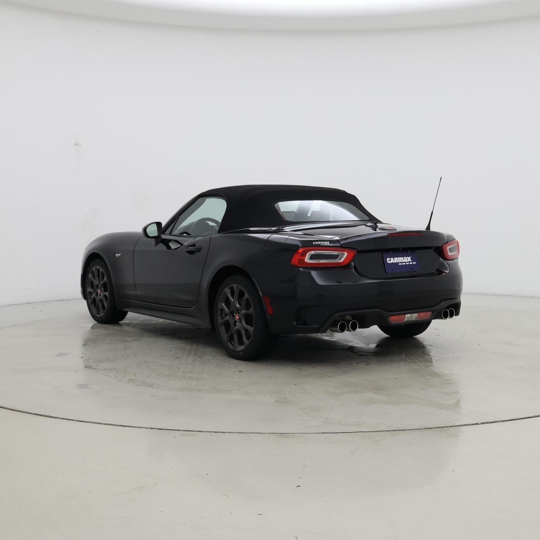 Thumbnail: 2017 Fiat 124 Spider - 2