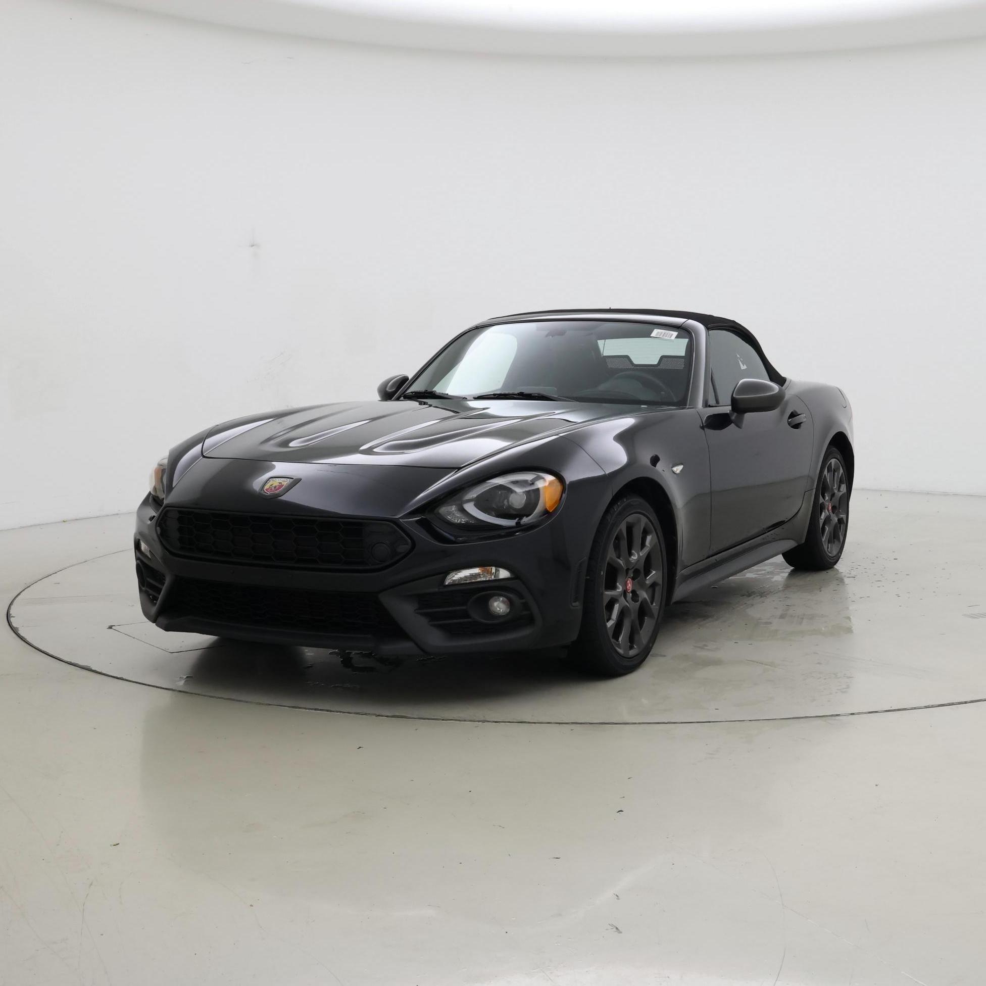 Thumbnail: 2017 Fiat 124 Spider - 4