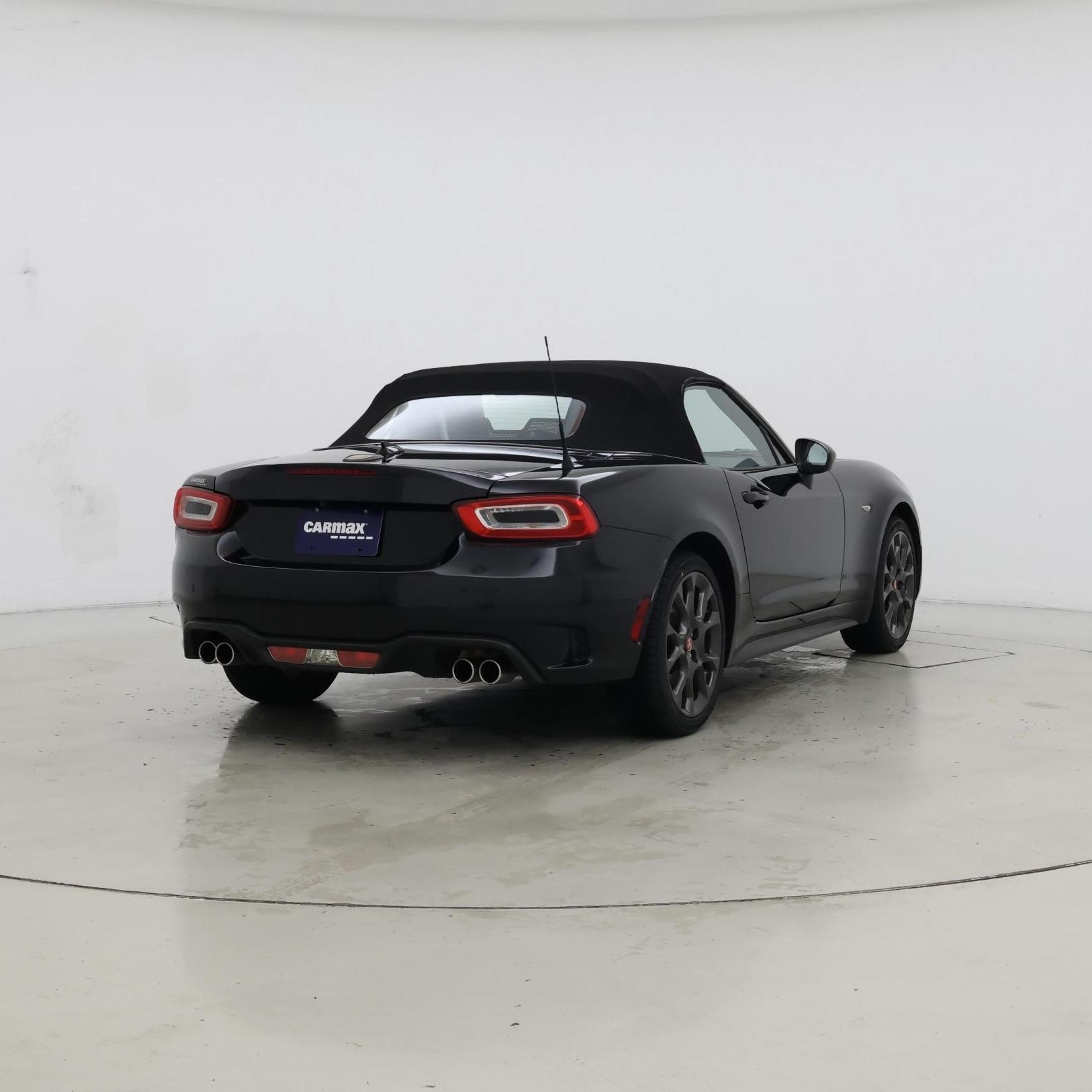 Thumbnail: 2017 Fiat 124 Spider - 8