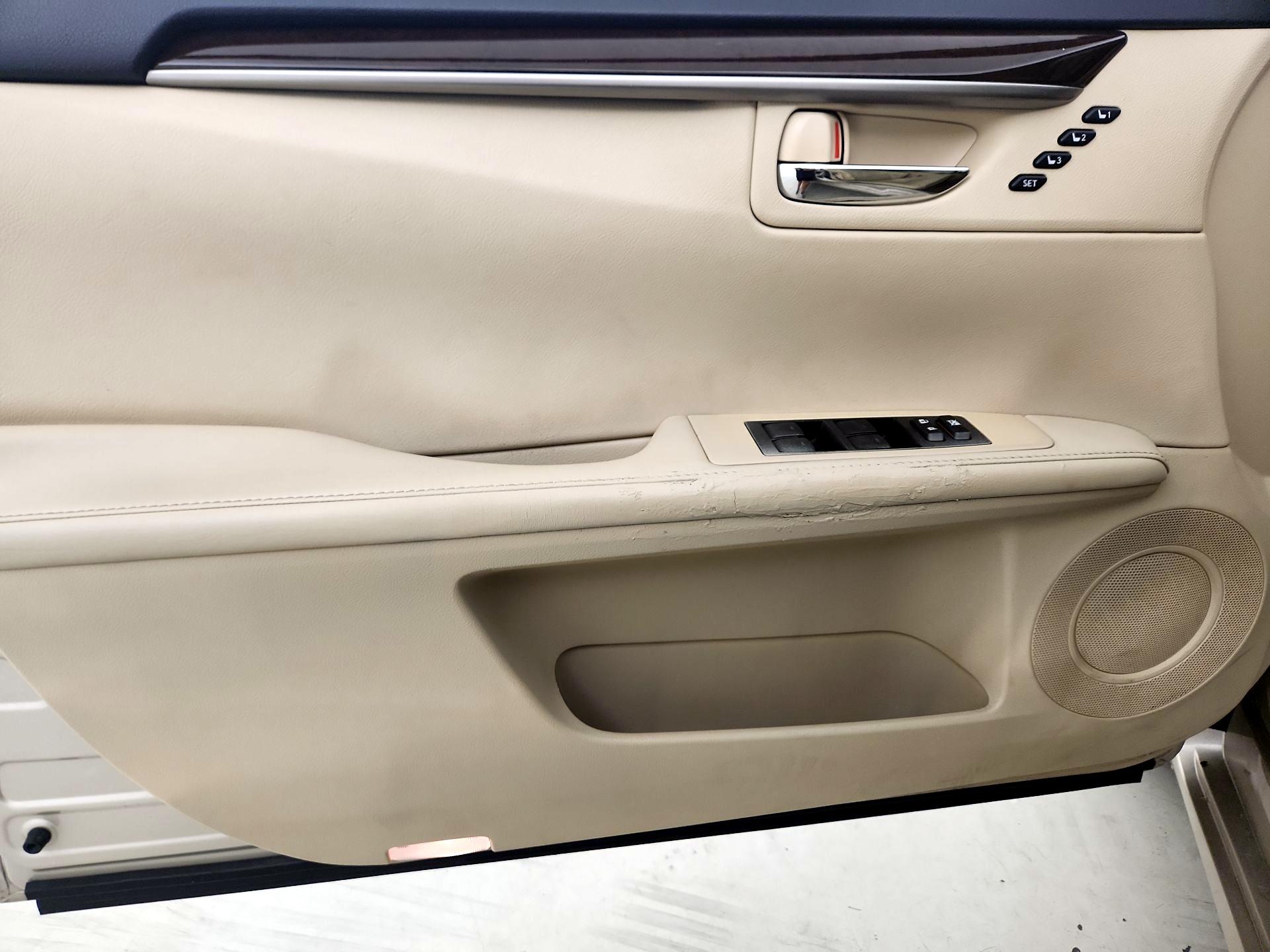 Thumbnail: 2015 Lexus ES - 12