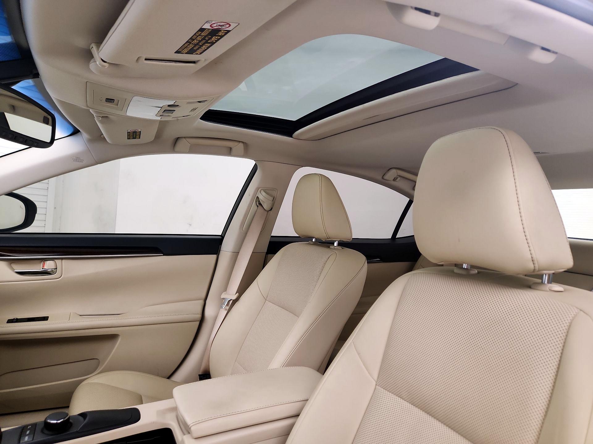 Thumbnail: 2015 Lexus ES - 19