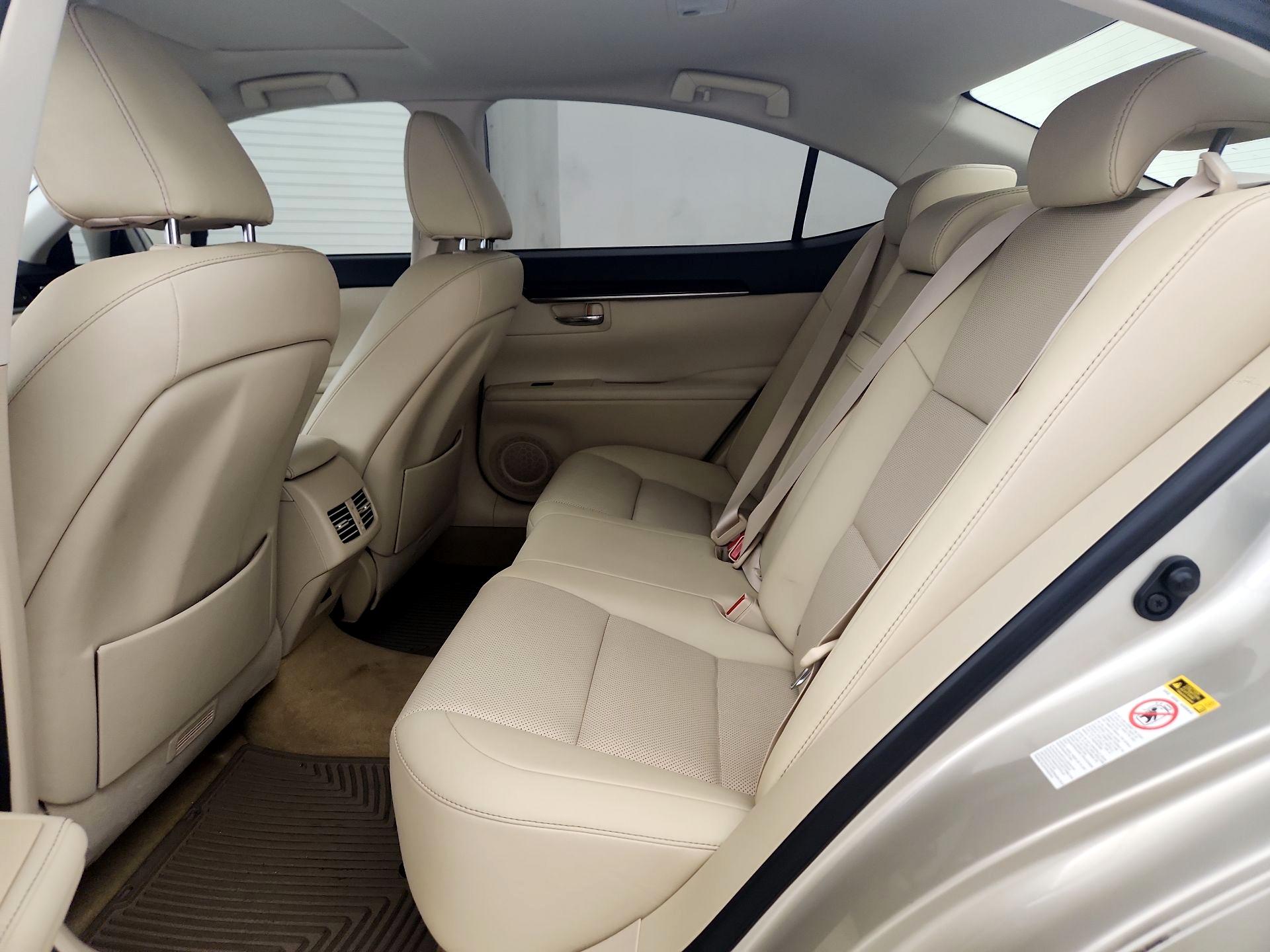 Thumbnail: 2015 Lexus ES - 20