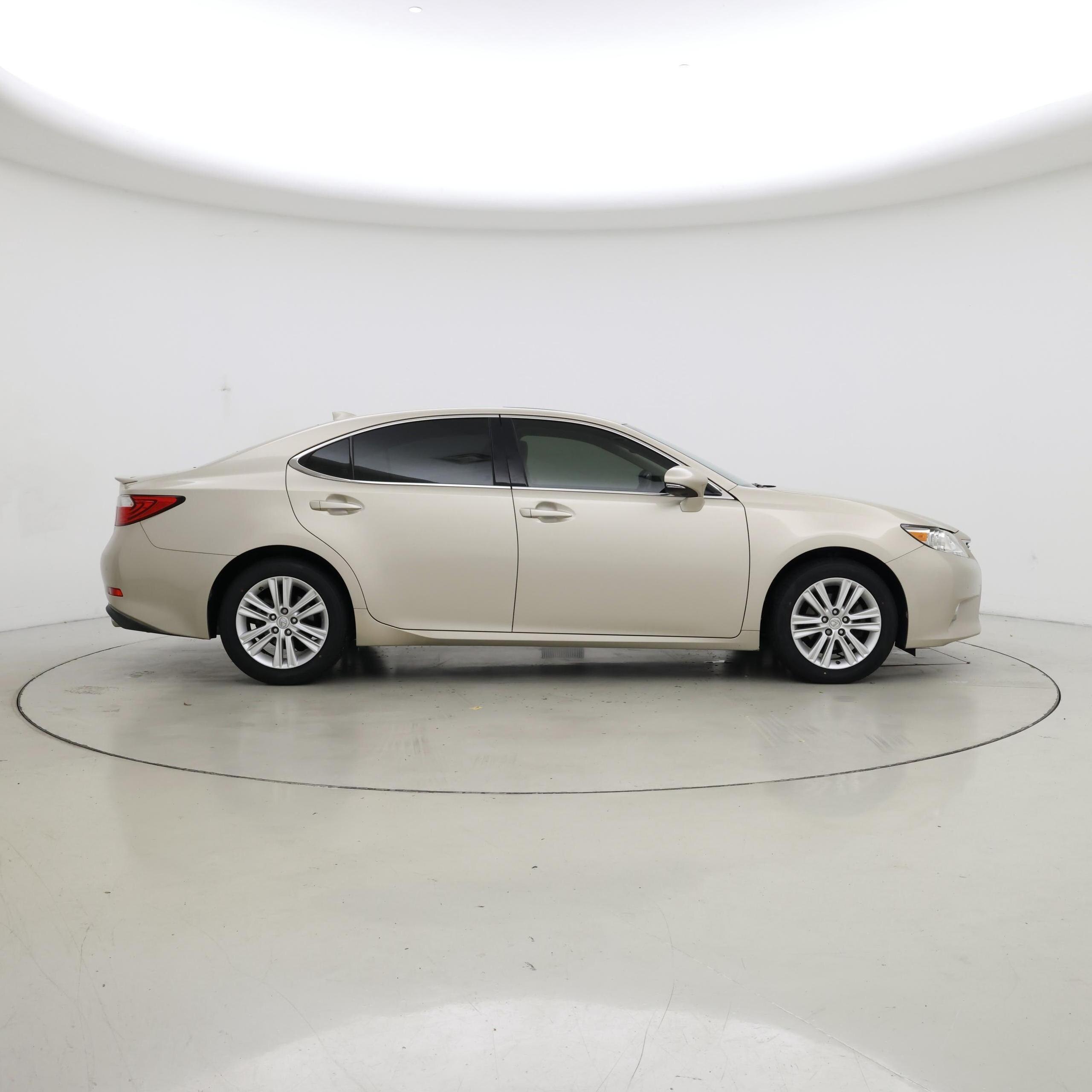 Thumbnail: 2015 Lexus ES - 7