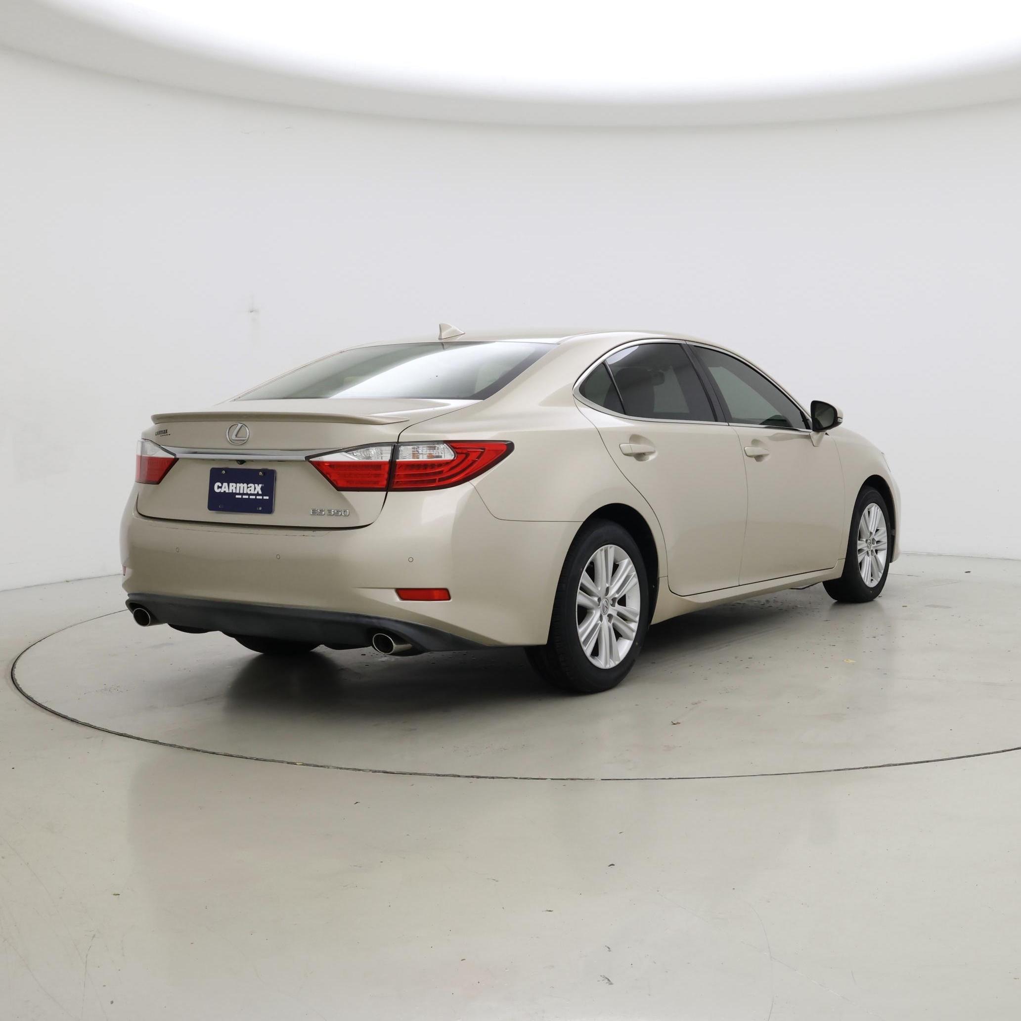 Thumbnail: 2015 Lexus ES - 8