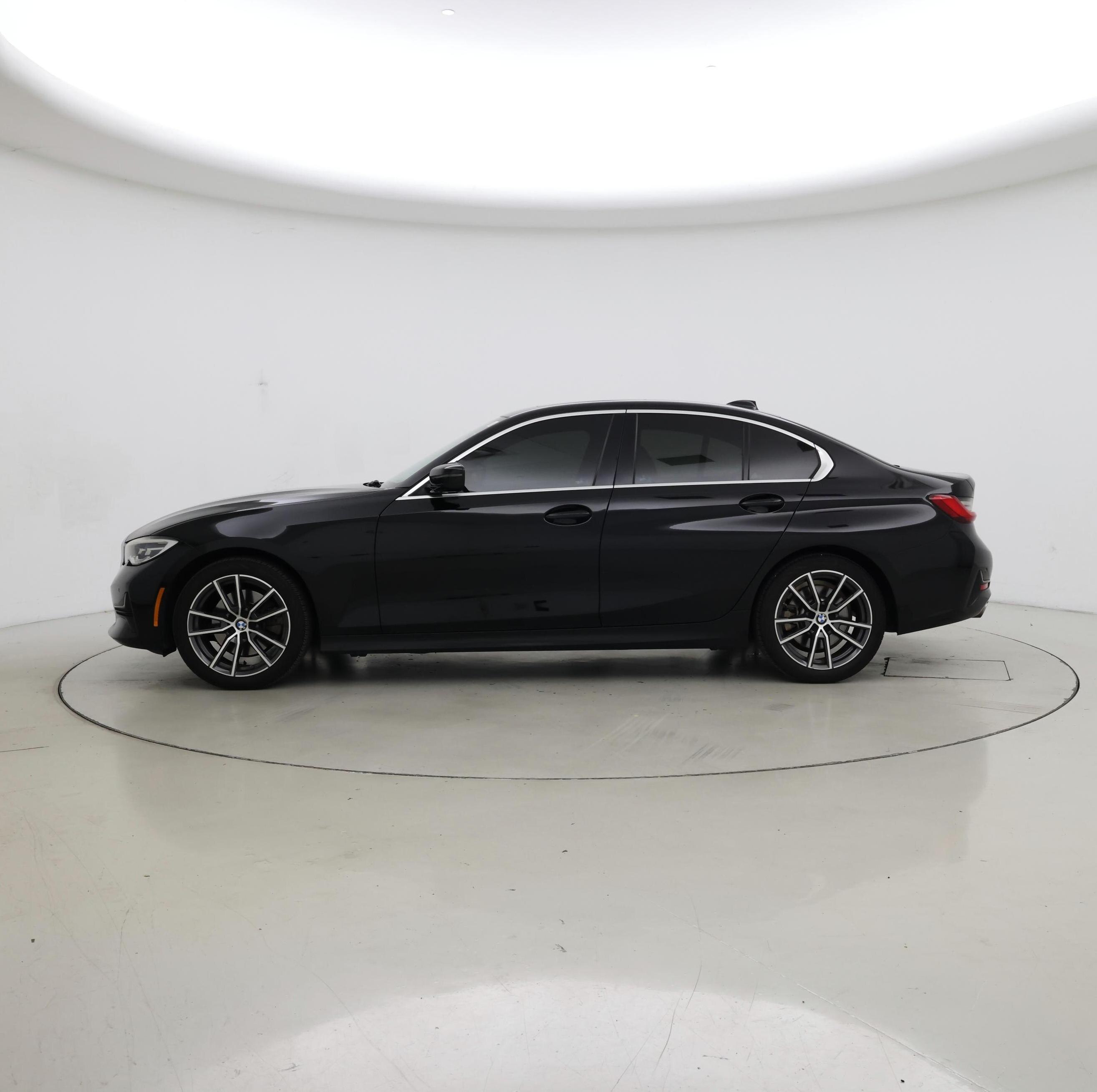 Thumbnail: 2021 BMW 3 Series - 3