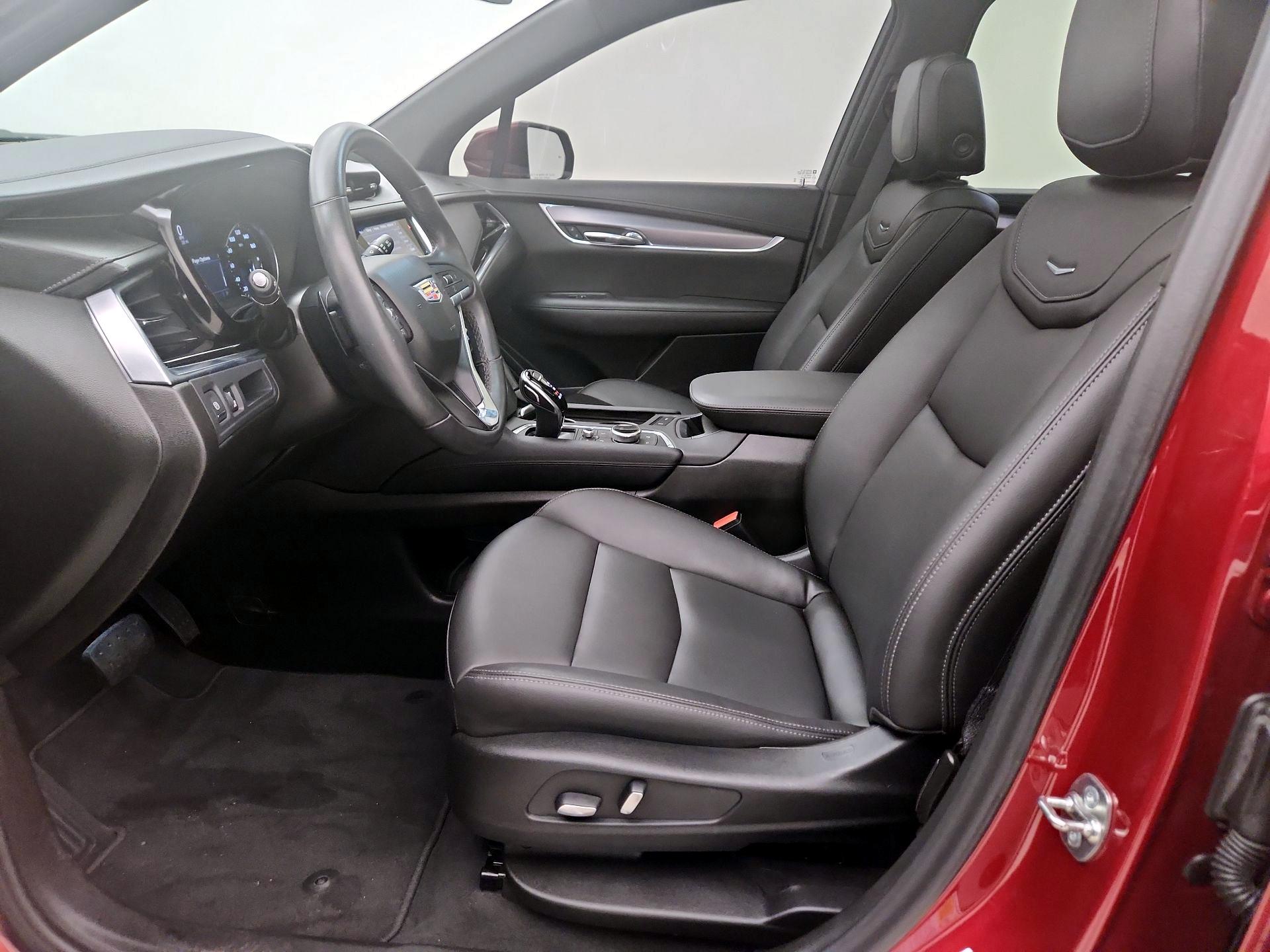 Thumbnail: 2024 Cadillac XT6 - 11