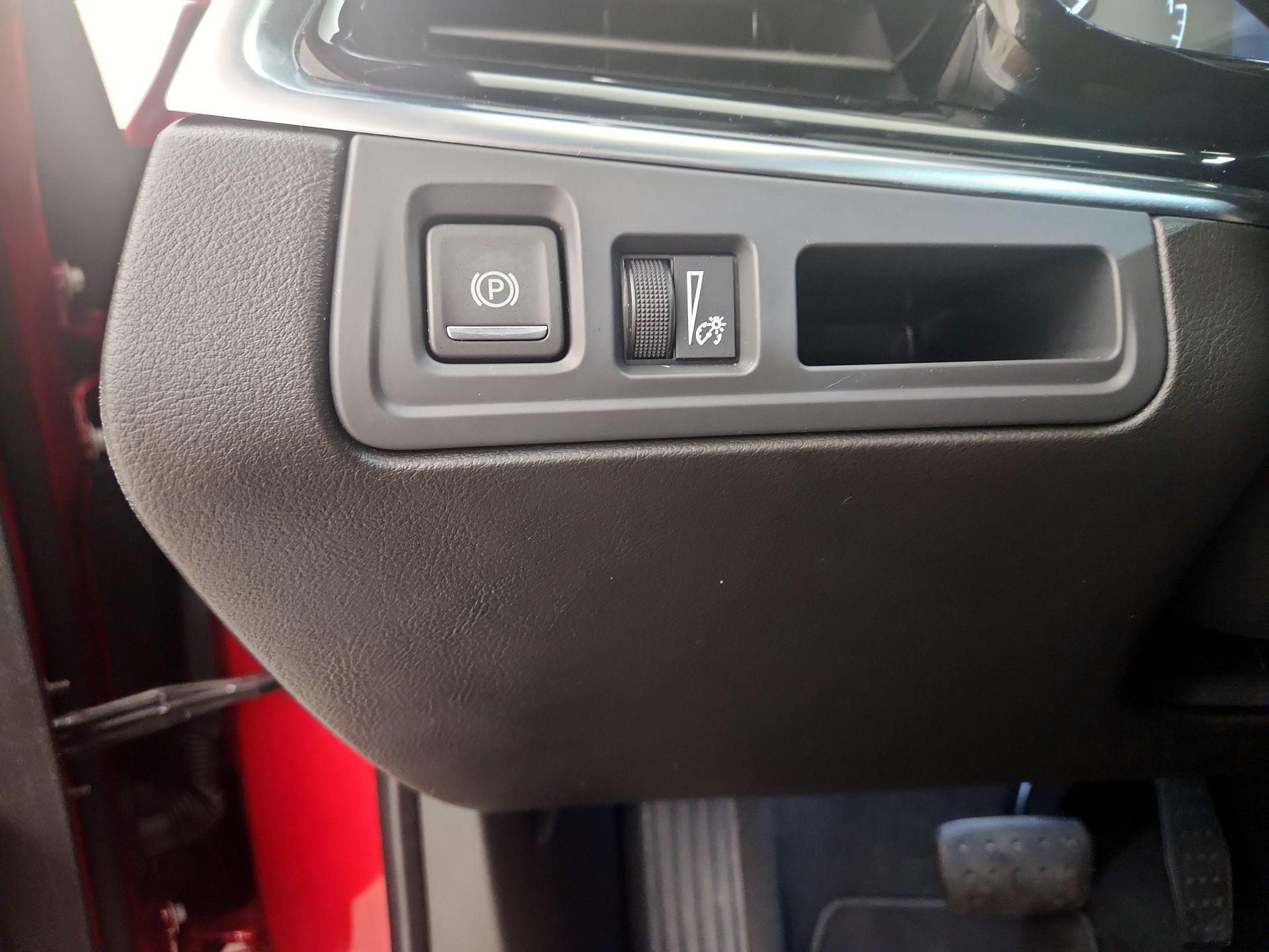 Thumbnail: 2024 Cadillac XT6 - 13