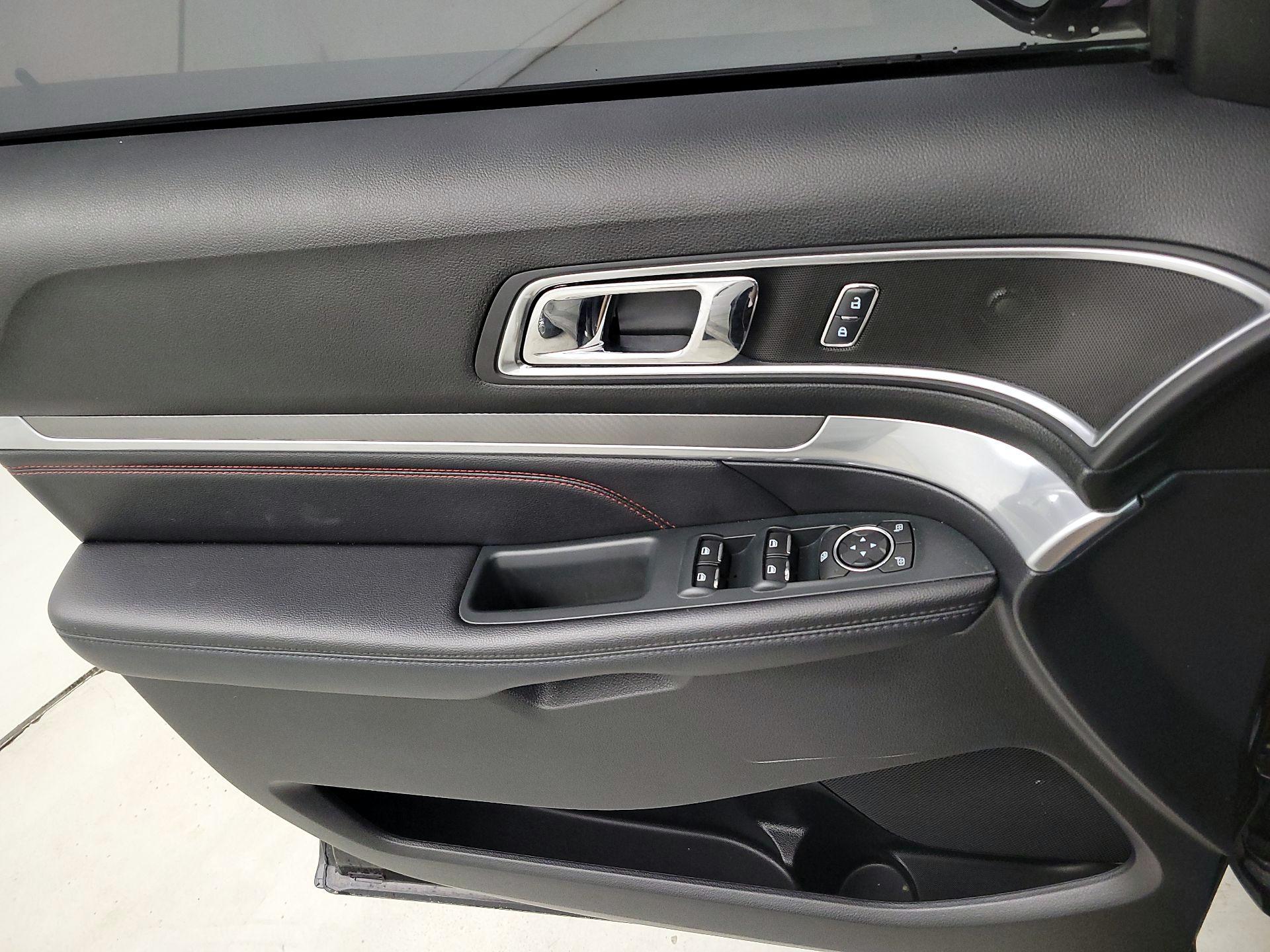 Thumbnail: 2018 Ford Explorer - 12