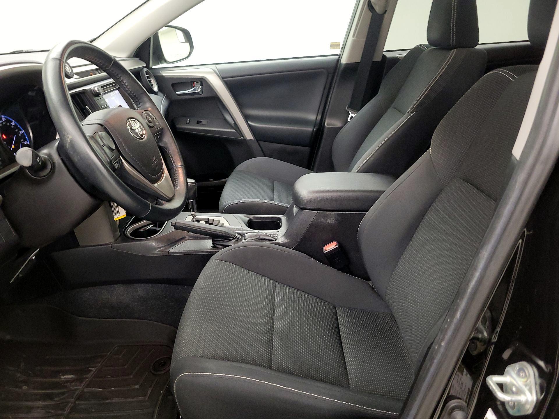 Thumbnail: 2018 Toyota RAV4 - 9