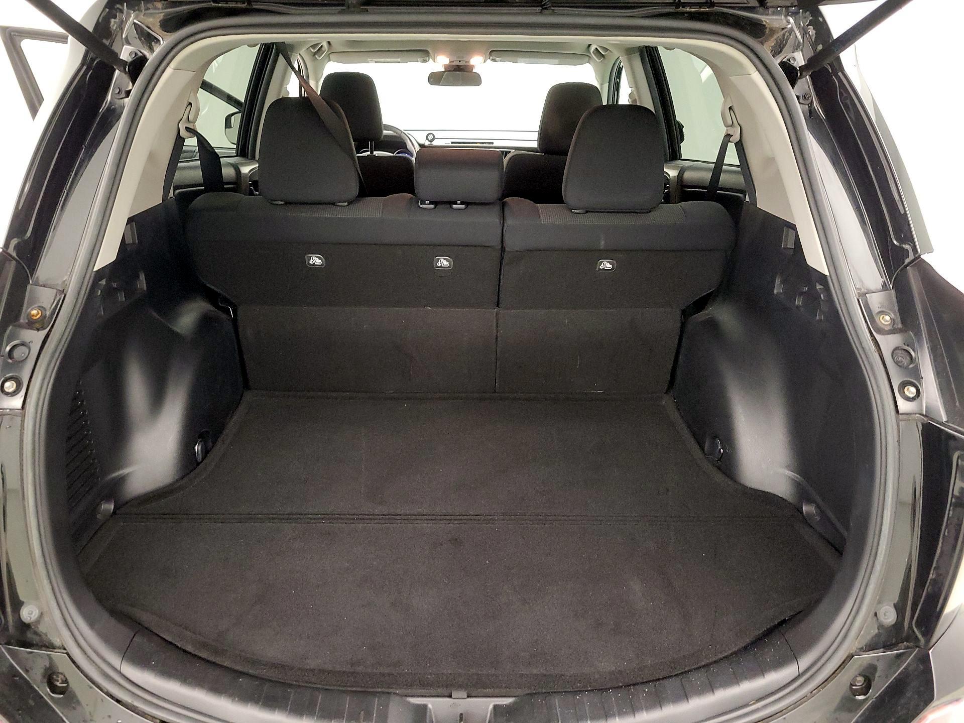 Thumbnail: 2018 Toyota RAV4 - 19
