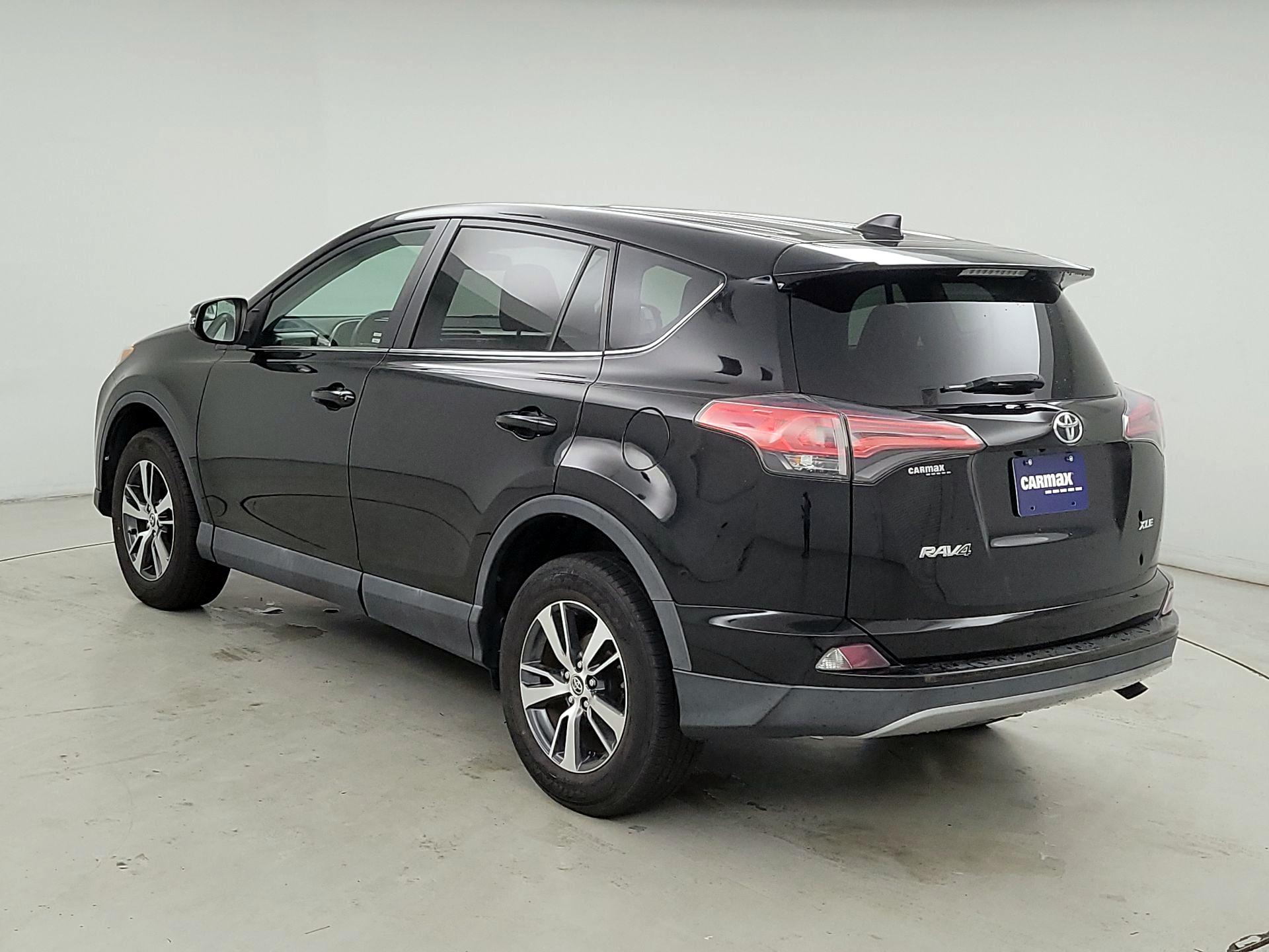 Thumbnail: 2018 Toyota RAV4 - 7