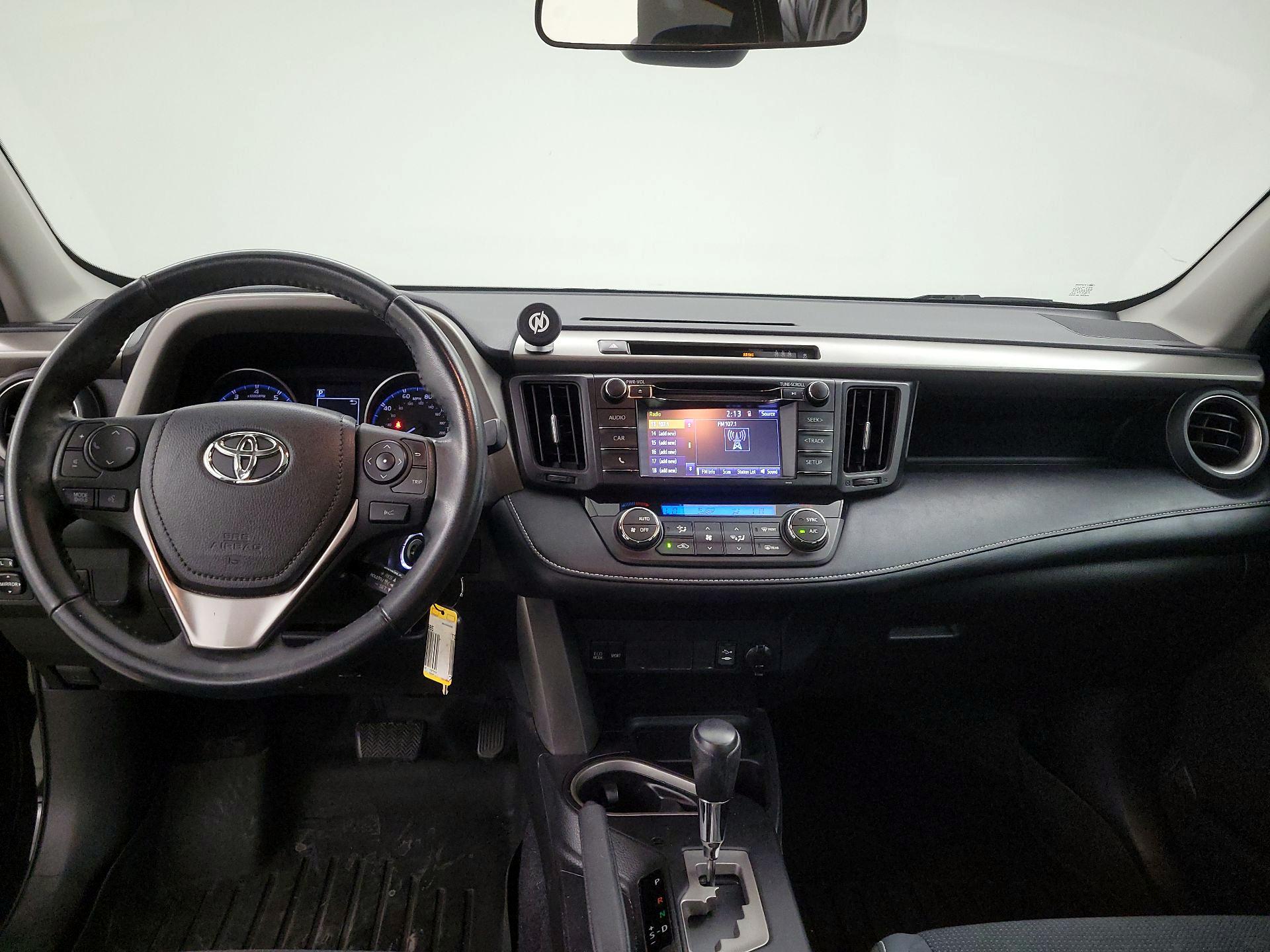 Thumbnail: 2018 Toyota RAV4 - 8