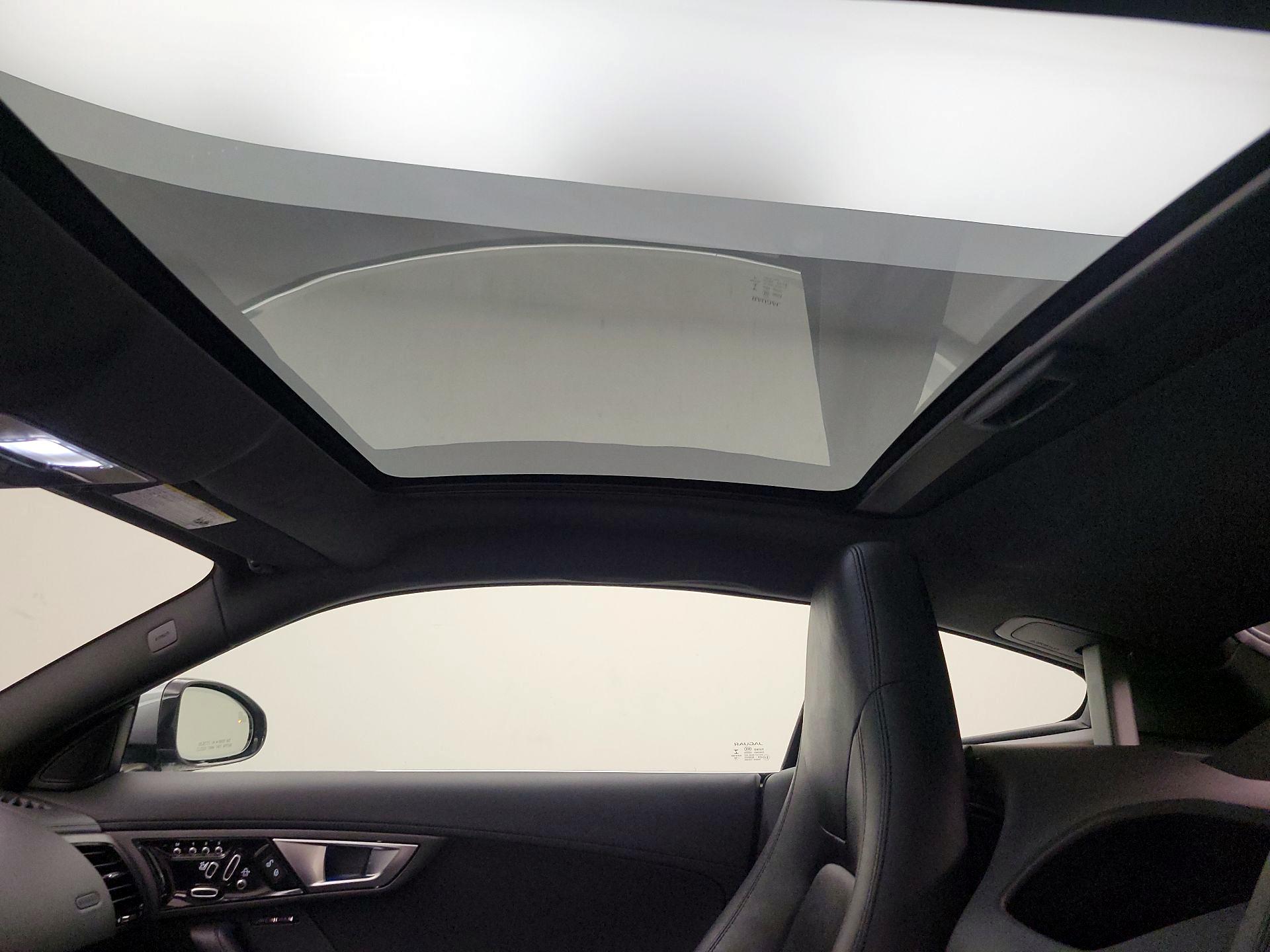 Thumbnail: 2015 Jaguar F-Type - 18