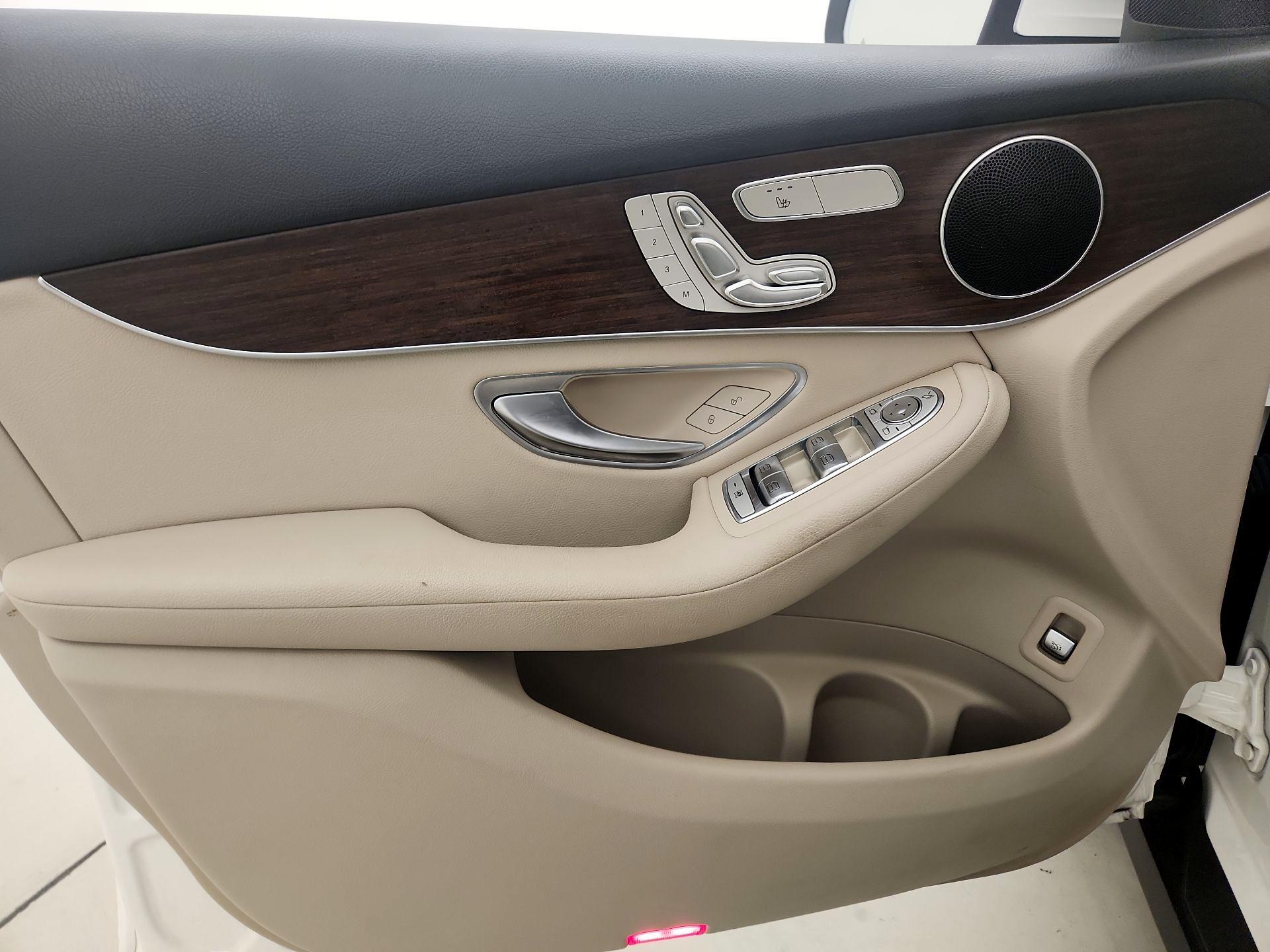 Thumbnail: 2021 Mercedes-Benz GLC - 12